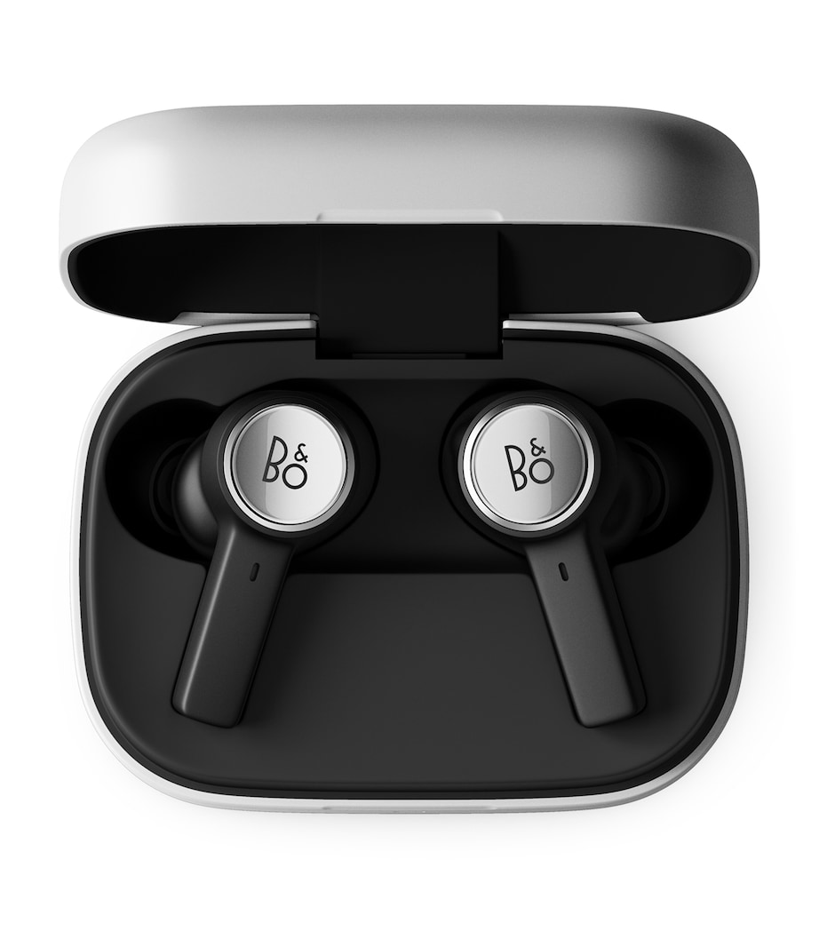 Beoplay Eleven Wireless Earbuds NATURAL ALUMINIUM Image 8