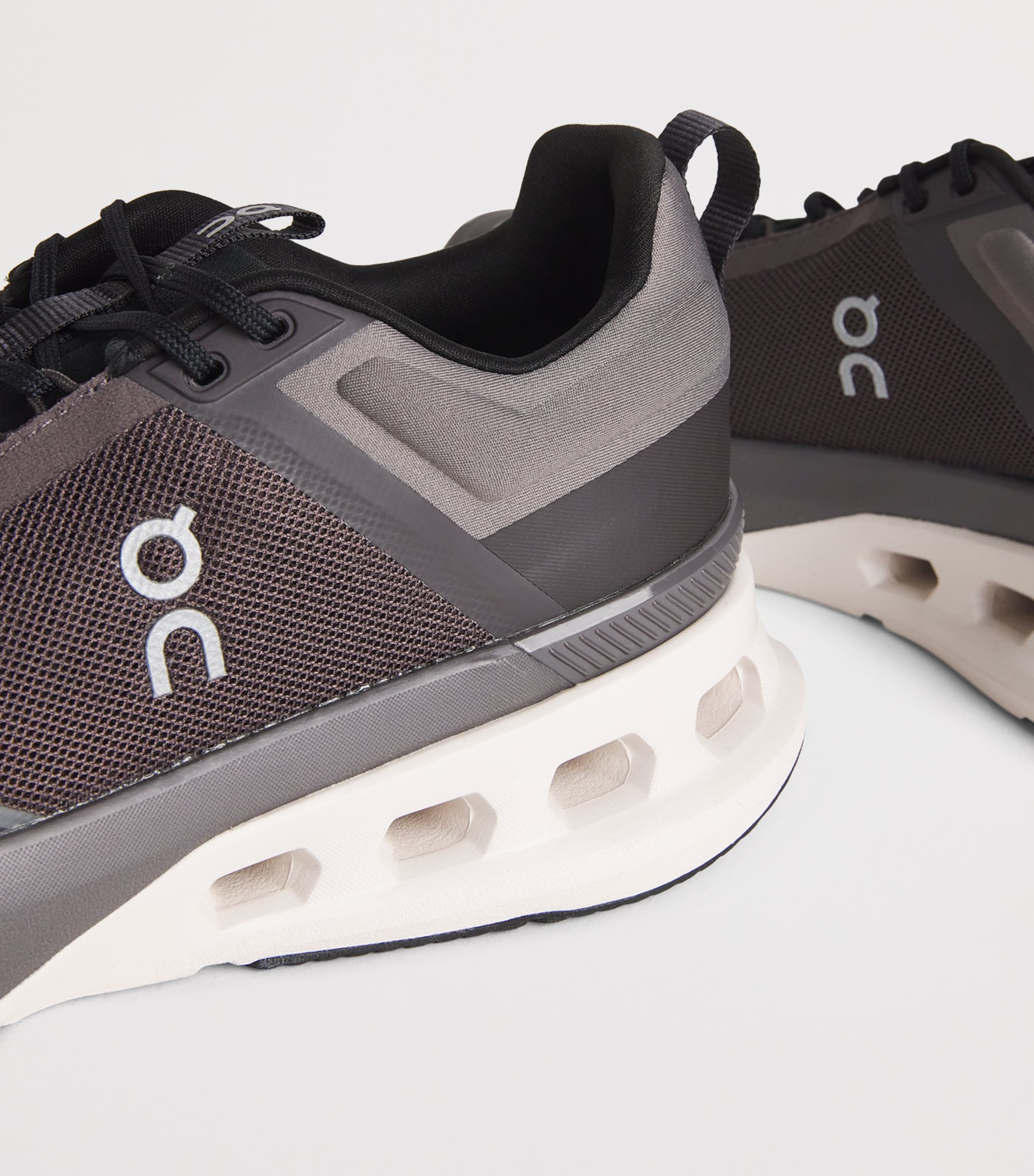 Cloudnova X Trainers PEBBLE | BLACK Image 7