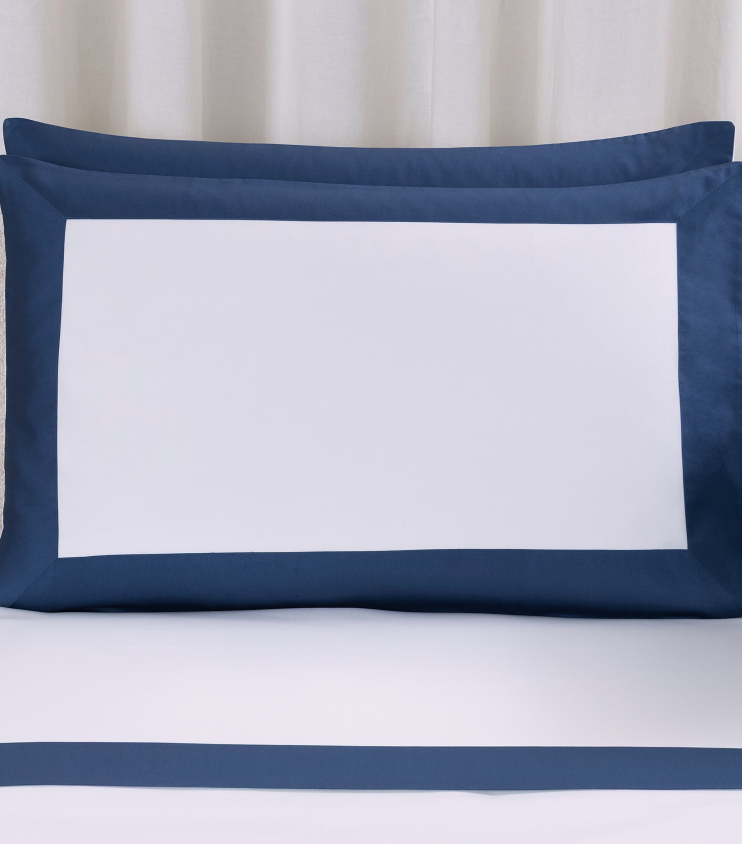 Frette Cotton Bold Pillowcase (53cm x 94cm) Milk/indigo B Image 3