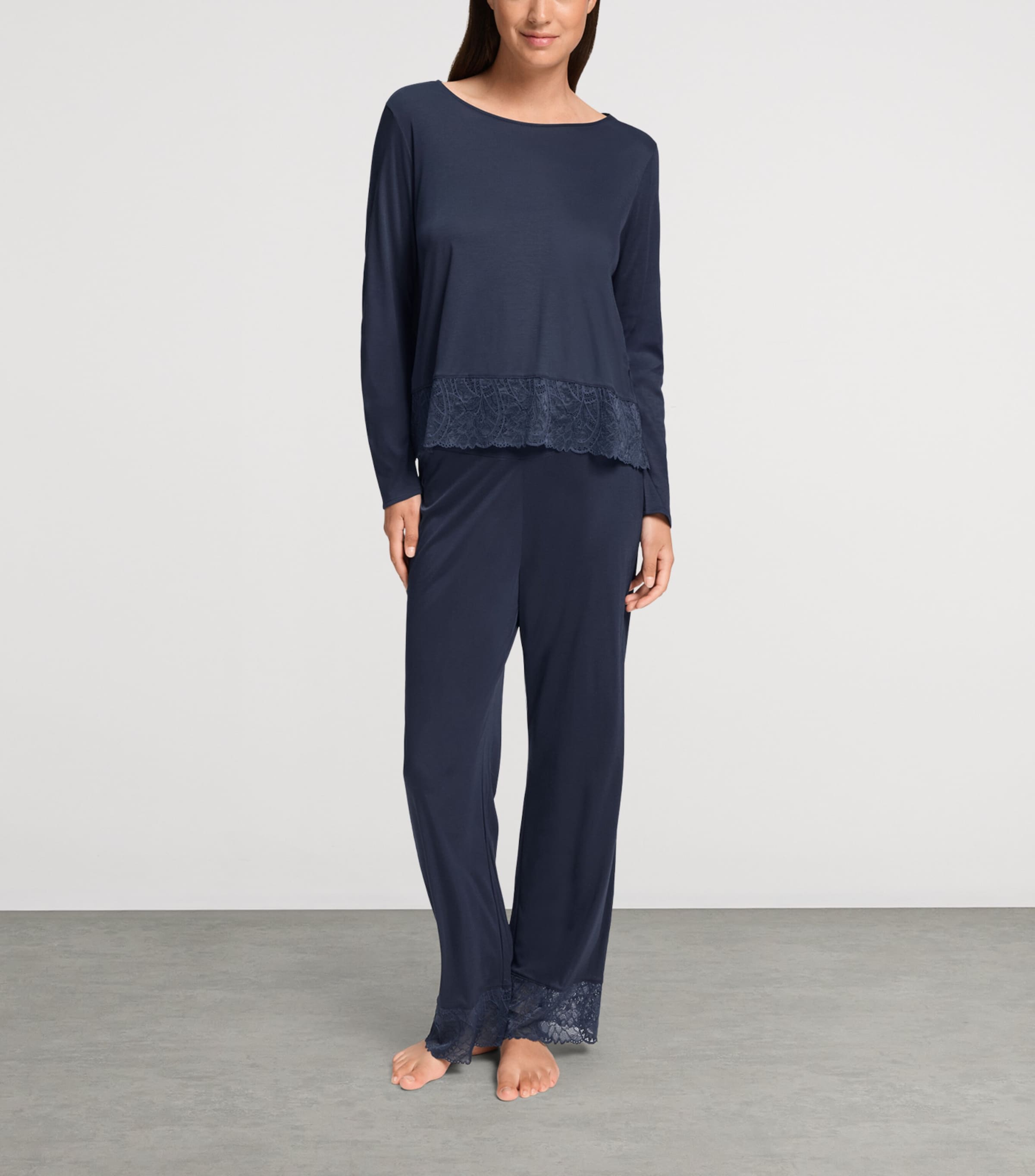 Hanro Womens Lace-Trim Long-Sleeve Pyjamas Deep Navy Image 2