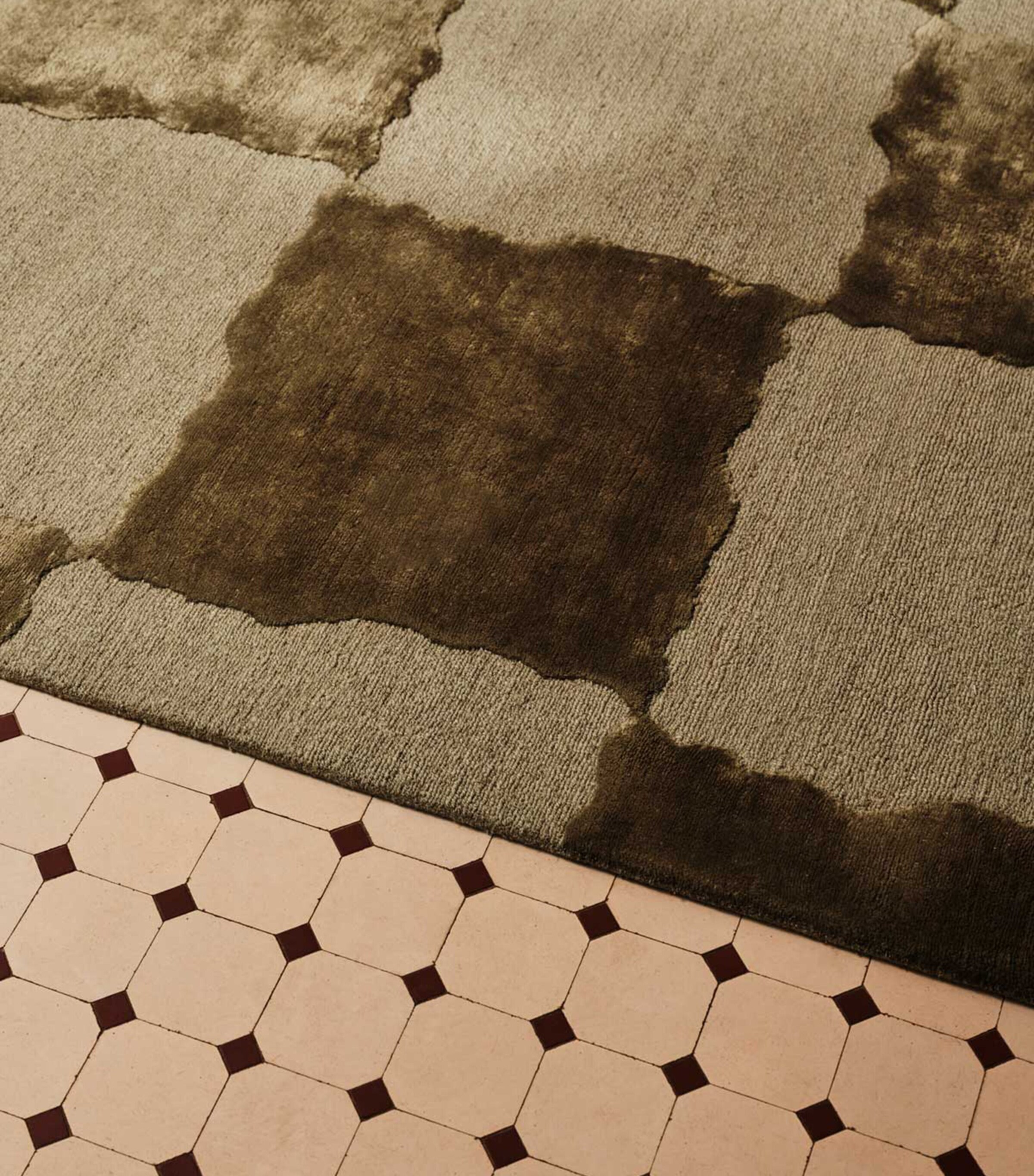 x Kelly Wearstler Arwen Moss Rug (2.44m x 3.05m) GREEN Image 8