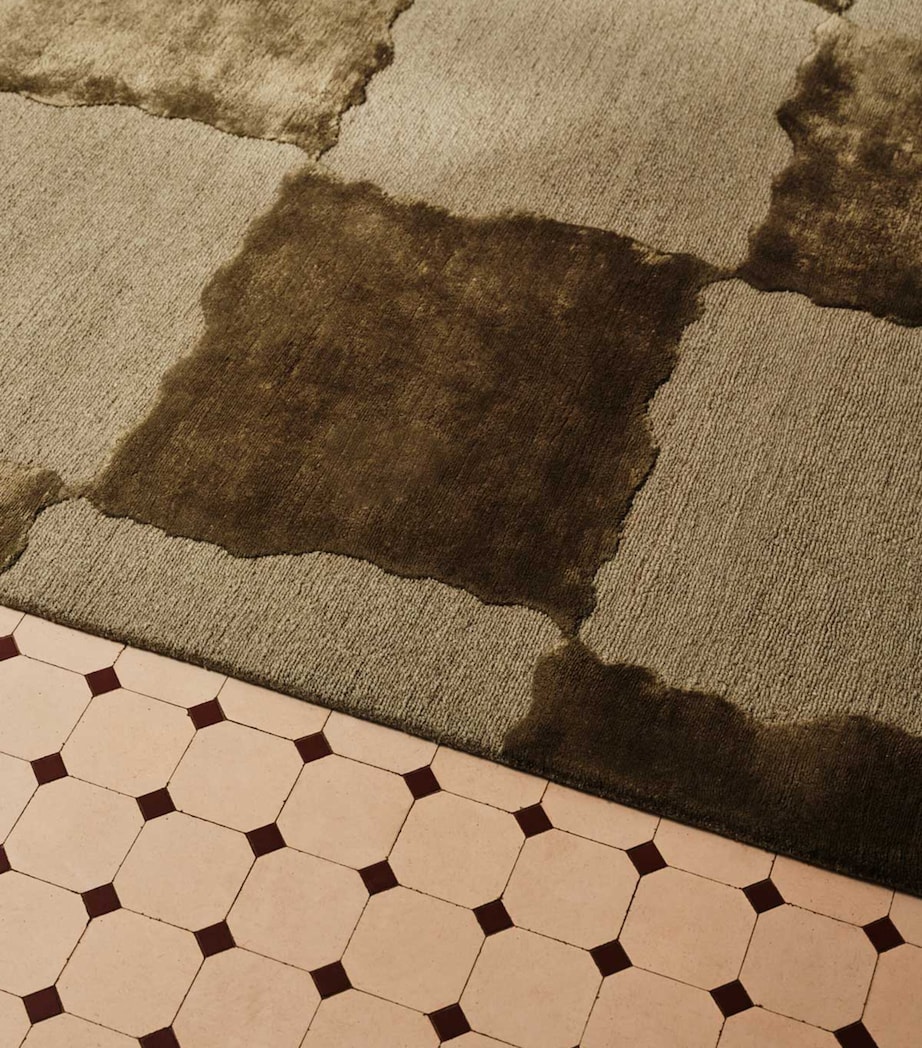 x Kelly Wearstler Arwen Moss Rug (2.44m x 3.05m) GREEN Image 8