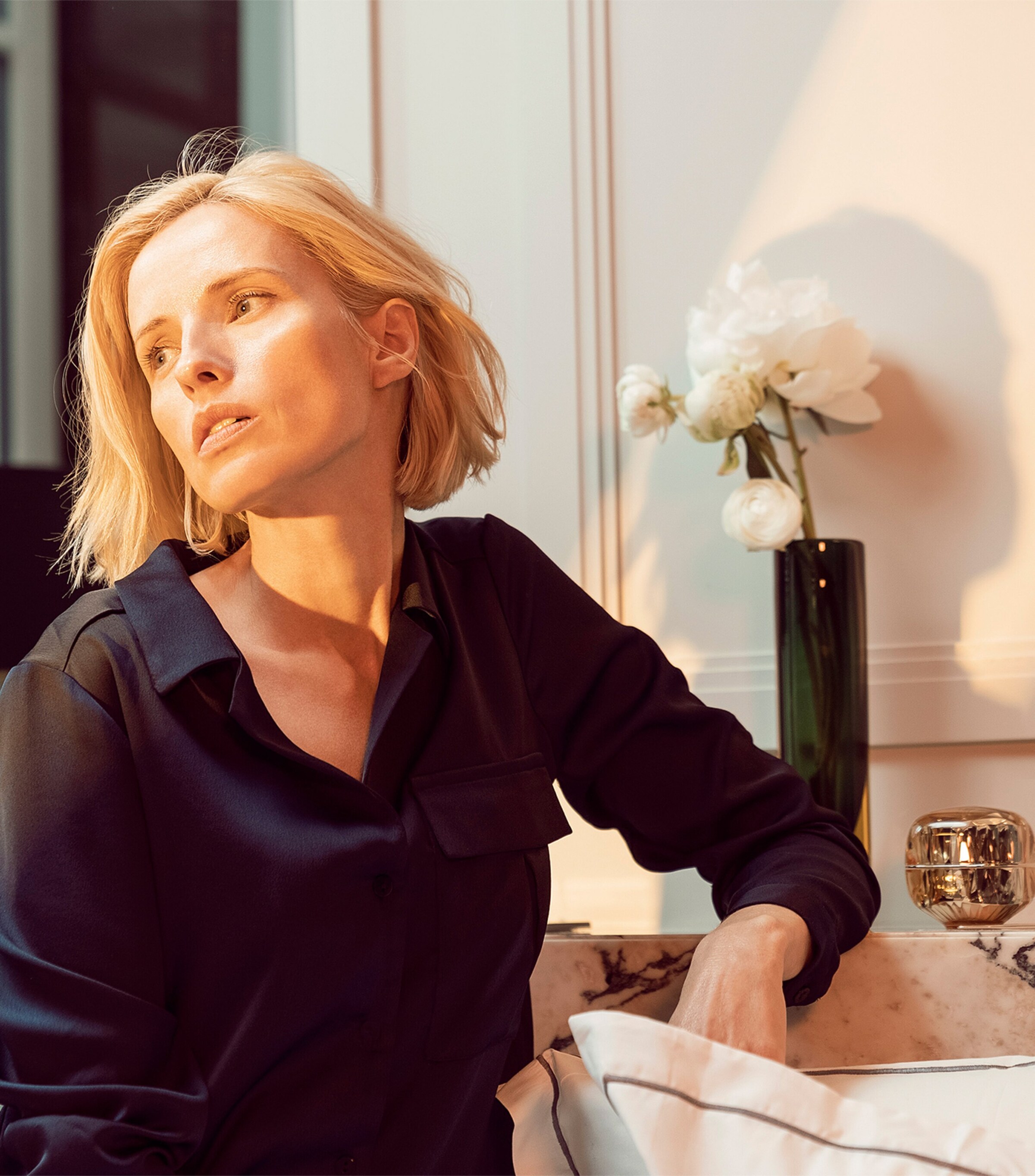 La Crème (30ml) NO COLOUR Image 5