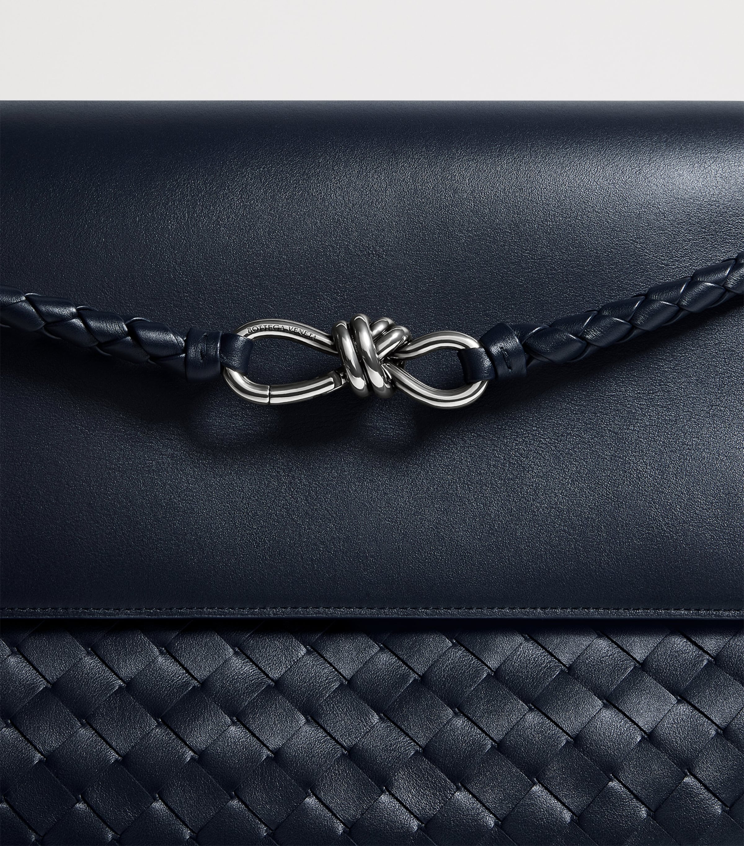 Bottega Veneta Leather Andiamo Messenger Bag Image 7