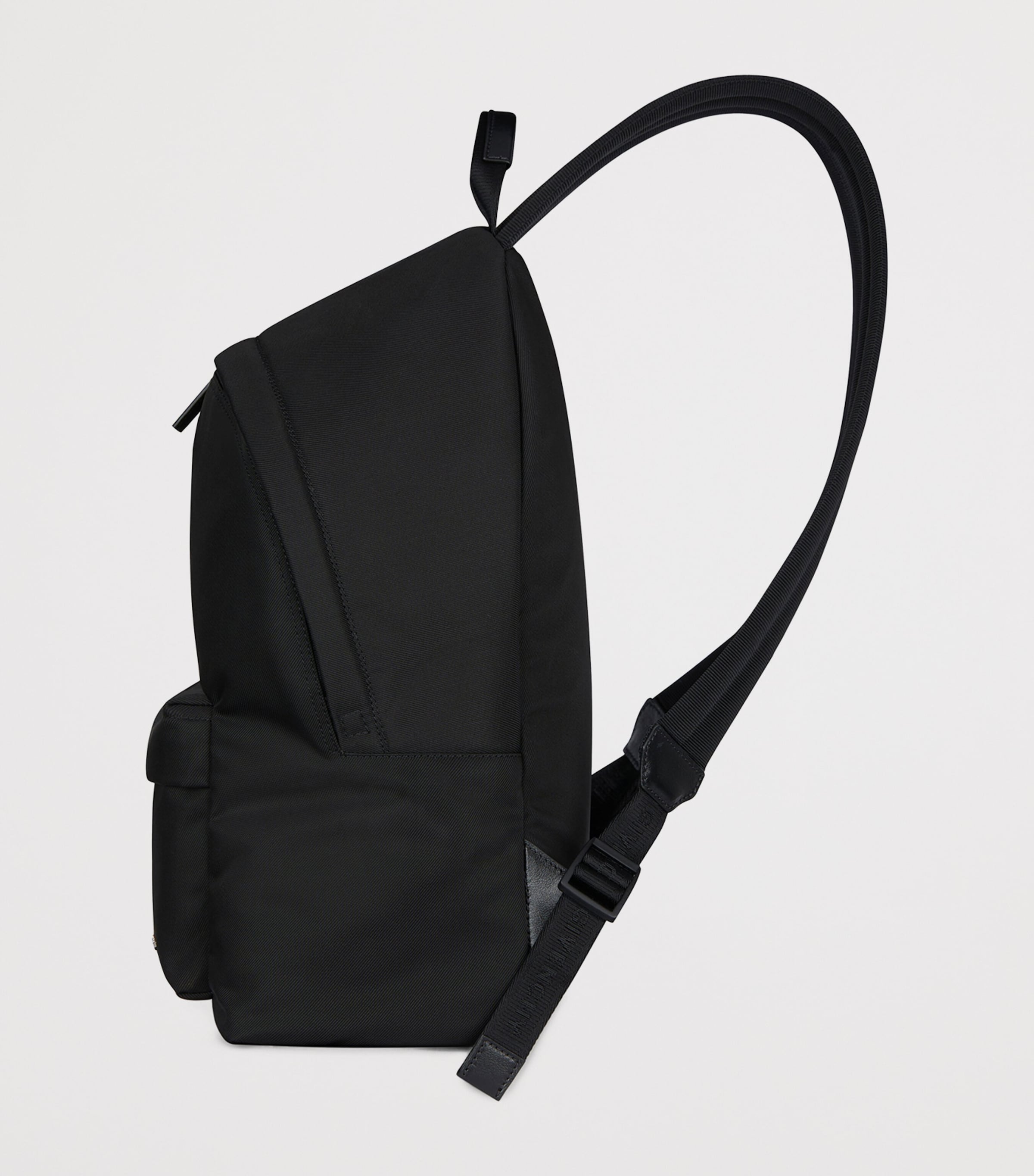 Essential U Backpack BLACK Image 3