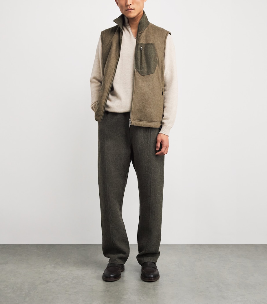 Reversible Padded Explorer Gilet BRONZE OLIVE Y51 Image 2