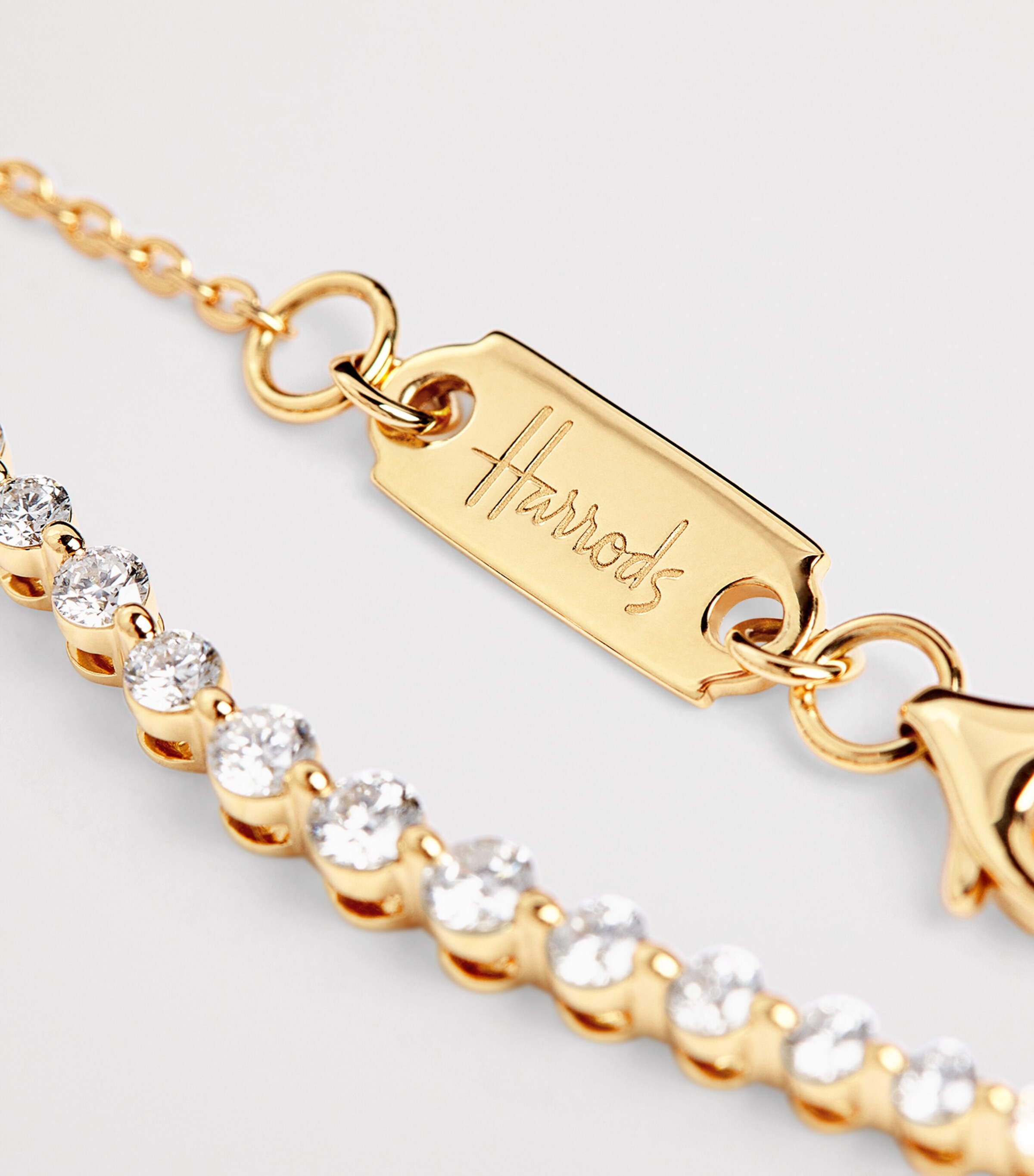 Yellow Gold and Diamond Graduating Pendant Necklace (0.50ct) YELLOW GOLD Image 5