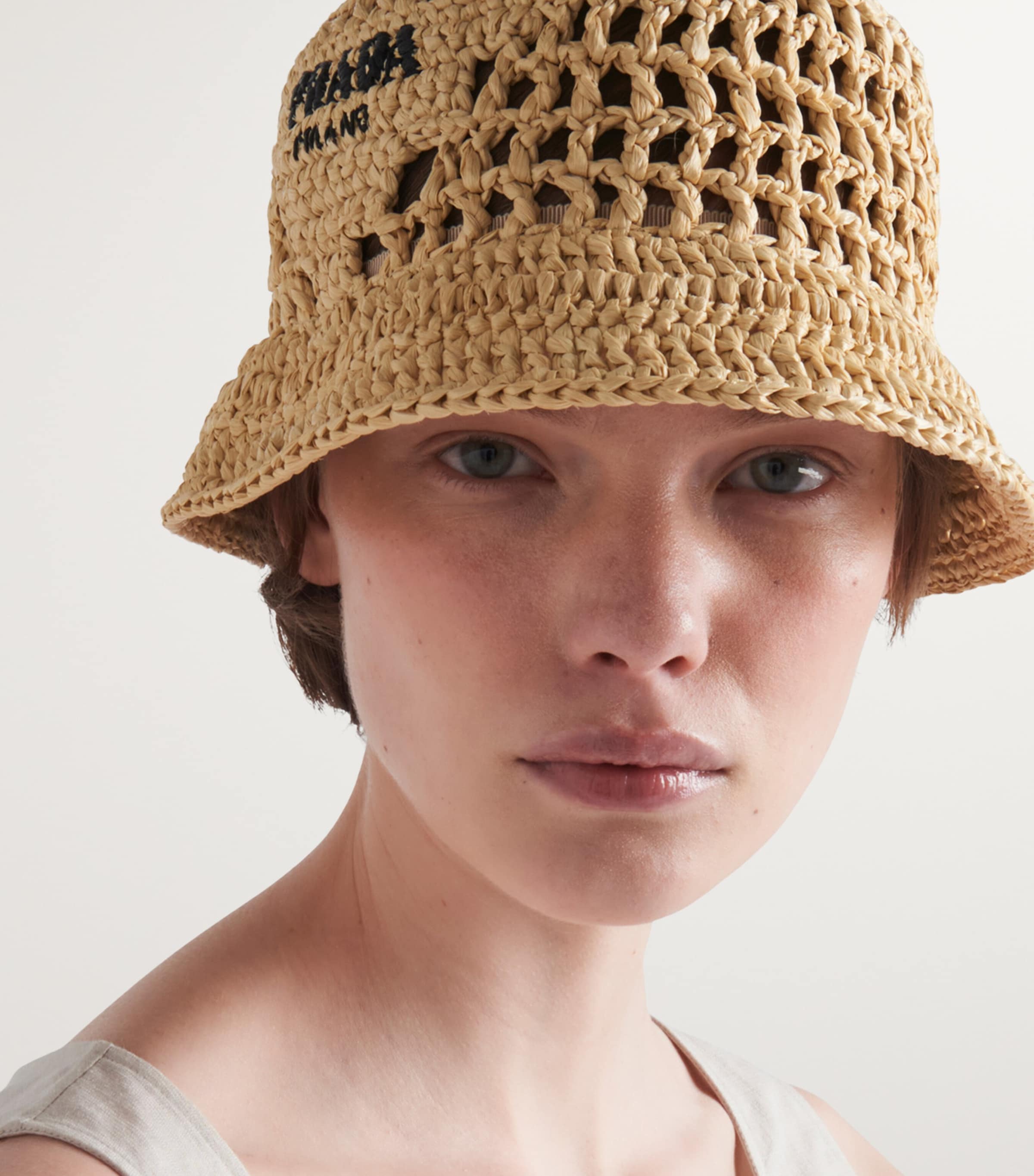 Crochet Bucket Hat F0018 Image 2