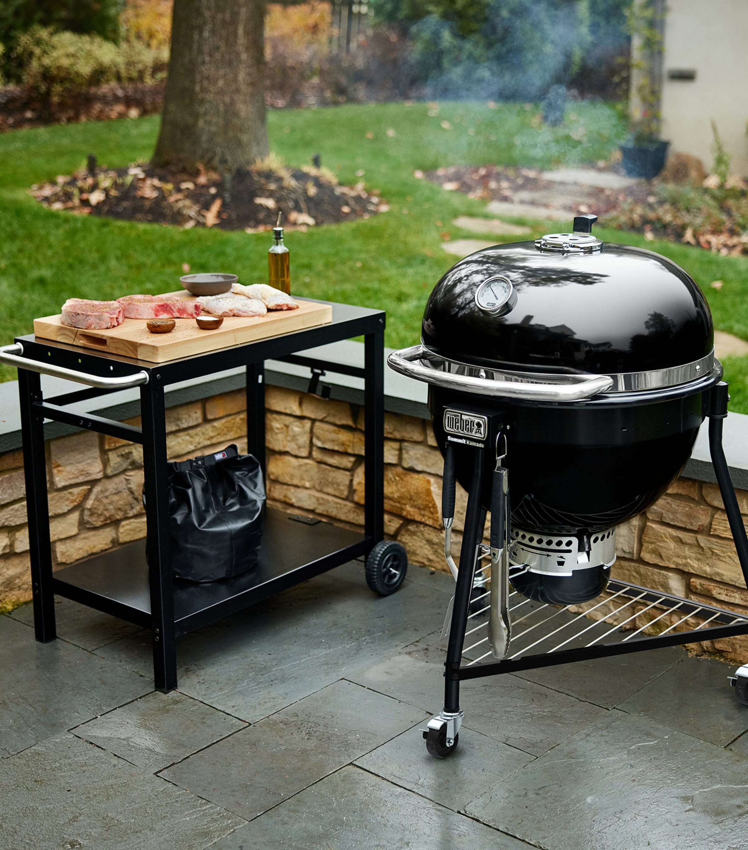 Summit Kamado E6 Charcoal BBQ BLACK Image 3