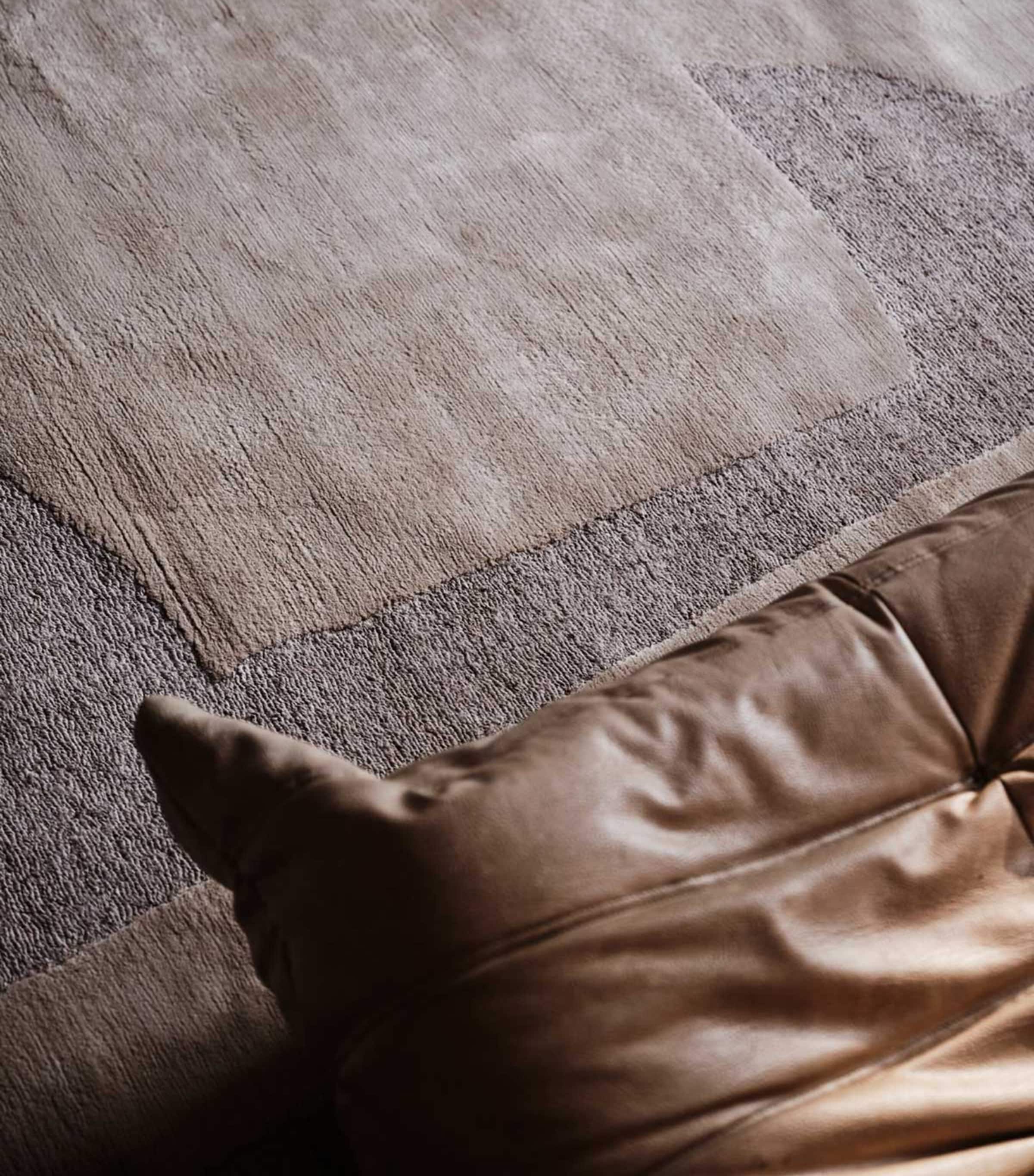 x Kelly Wearstler Spire Birch Rug (2.44m x 3.05m) NEUTRAL Image 6