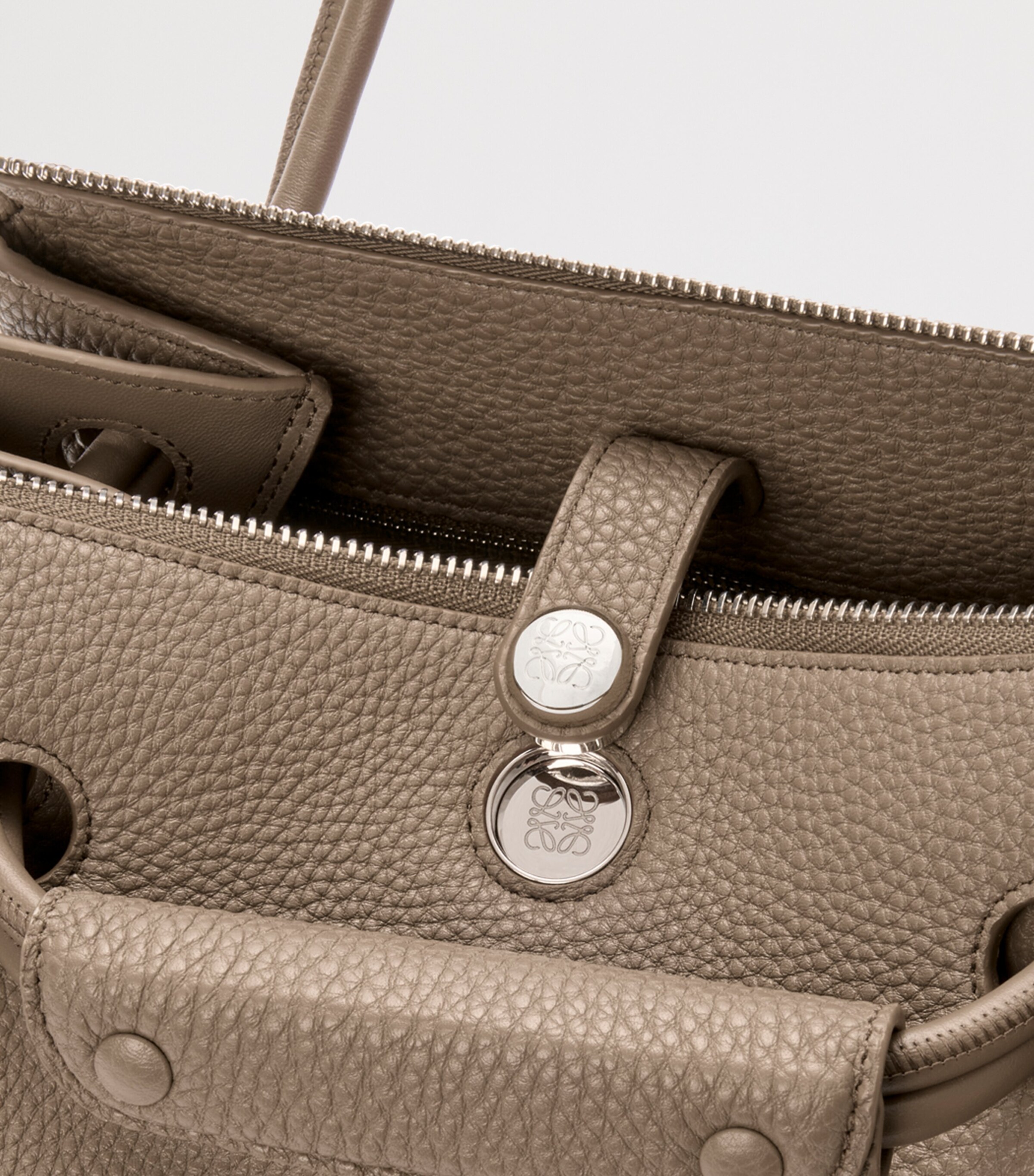 Small Grained Leather Madrid Shoulder Bag TAUPE Image 10