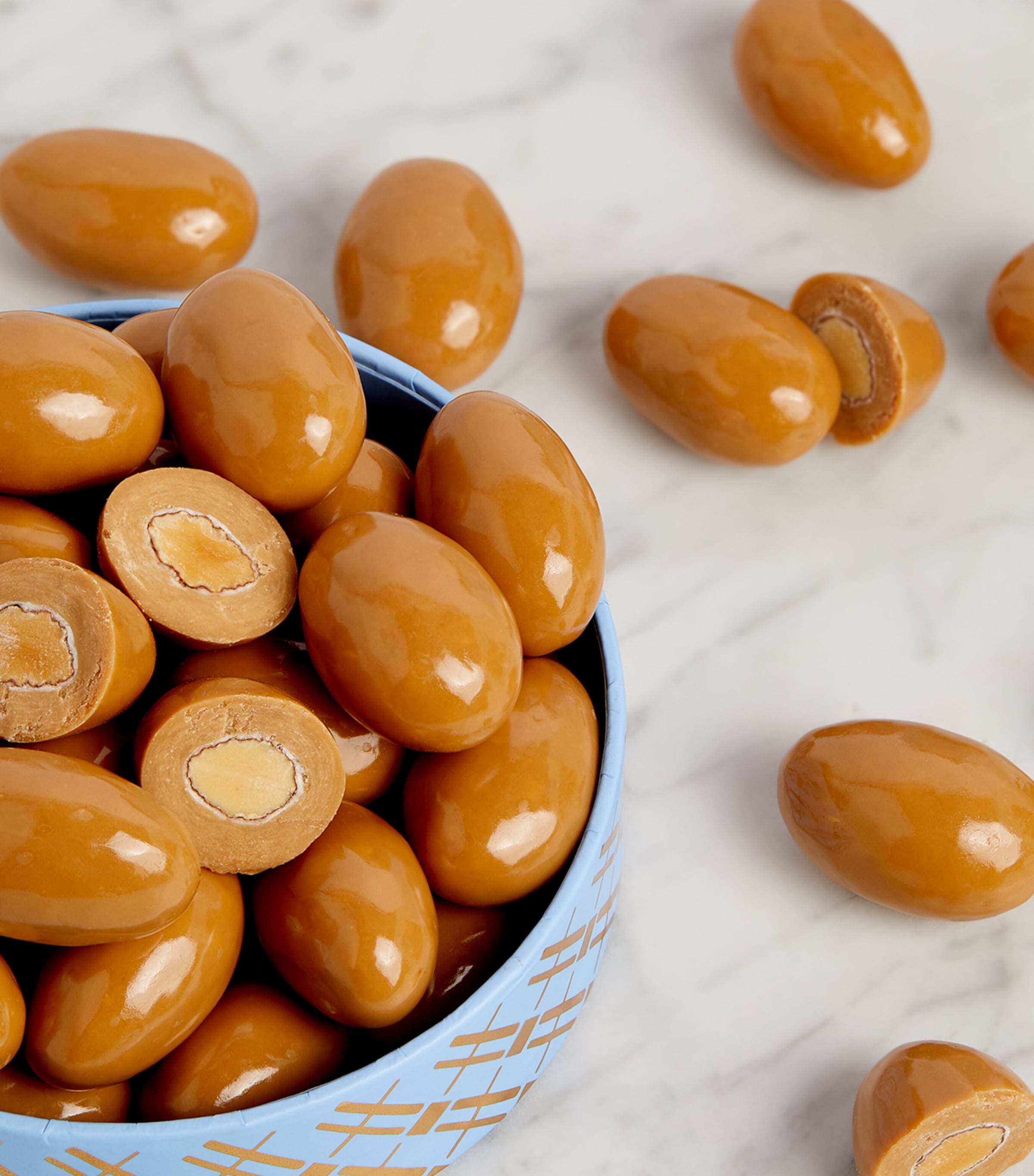 Salted Caramel Almonds (325g) NO COLOUR Image 4