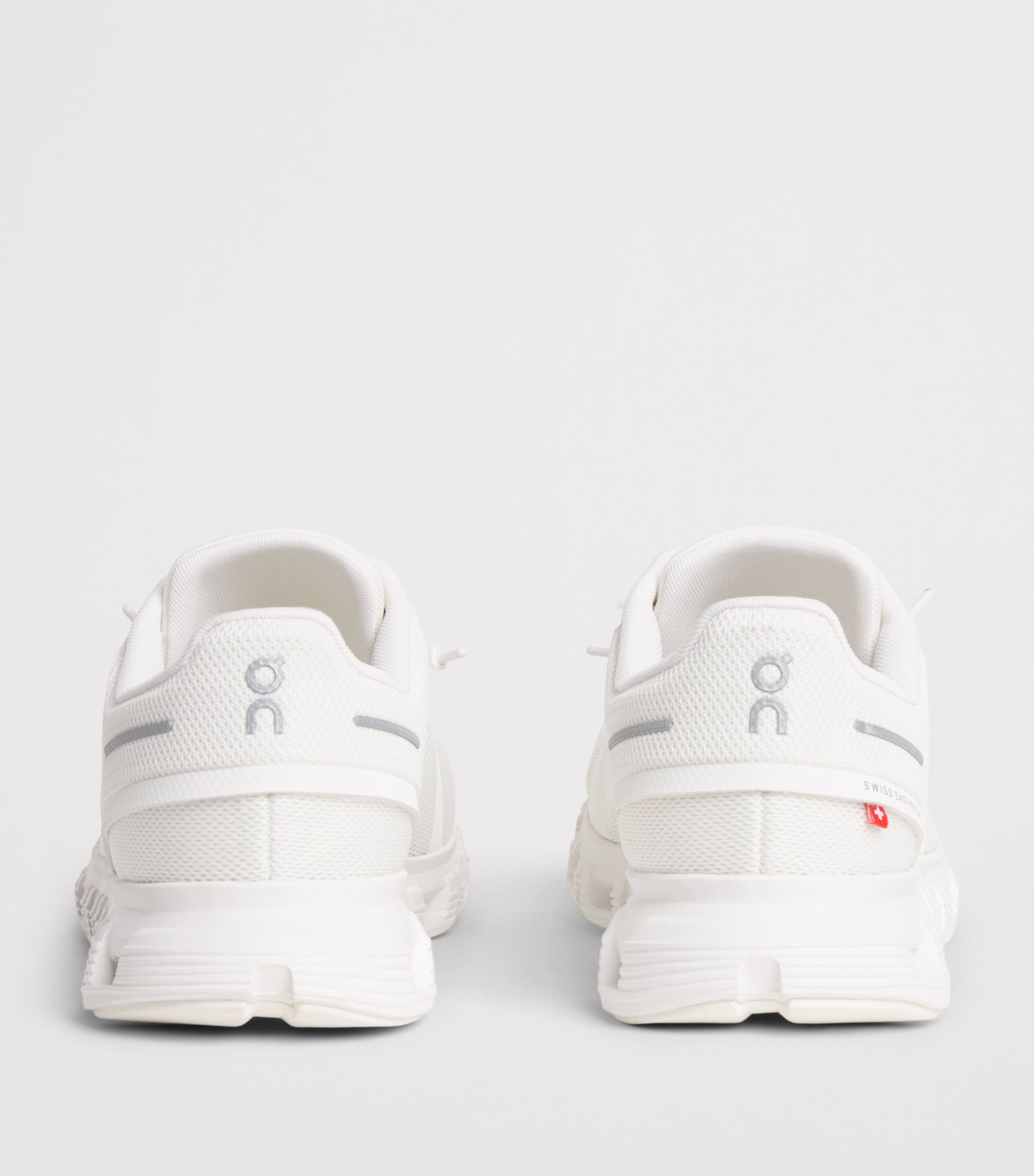 On Womens Cloud 6 Trainers White | White Image 5
