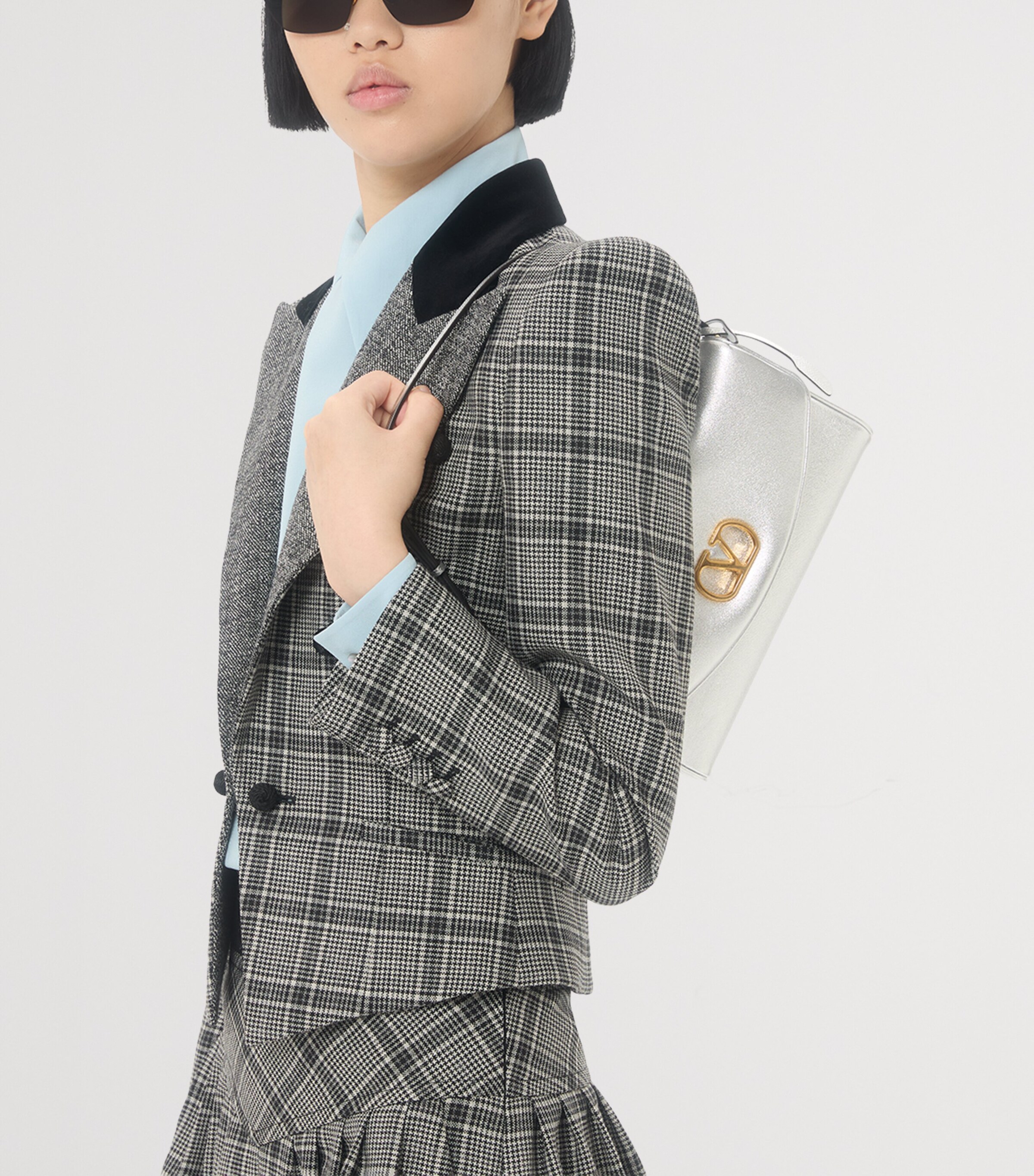Valentino Garavani Small Leather DeVain Shoulder Bag Image 7