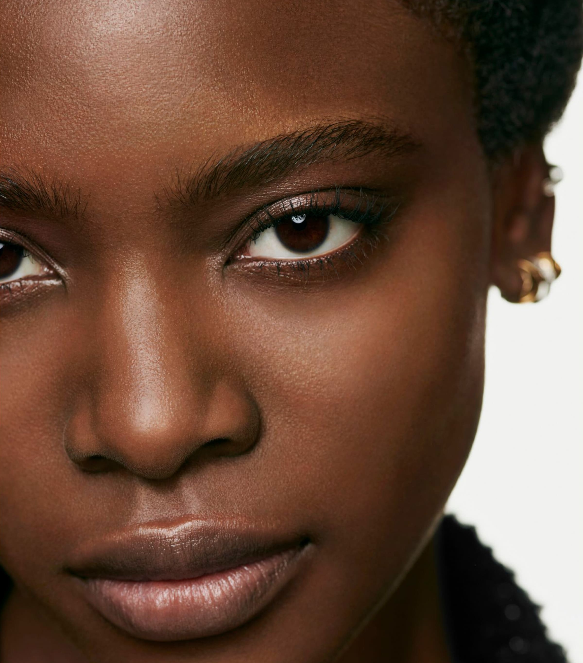 CHANEL SUBLIMAGE L'ESSENCE DE TEINT Ultimate Radiance-Generating Serum Foundation (40ml) B160 Image 5