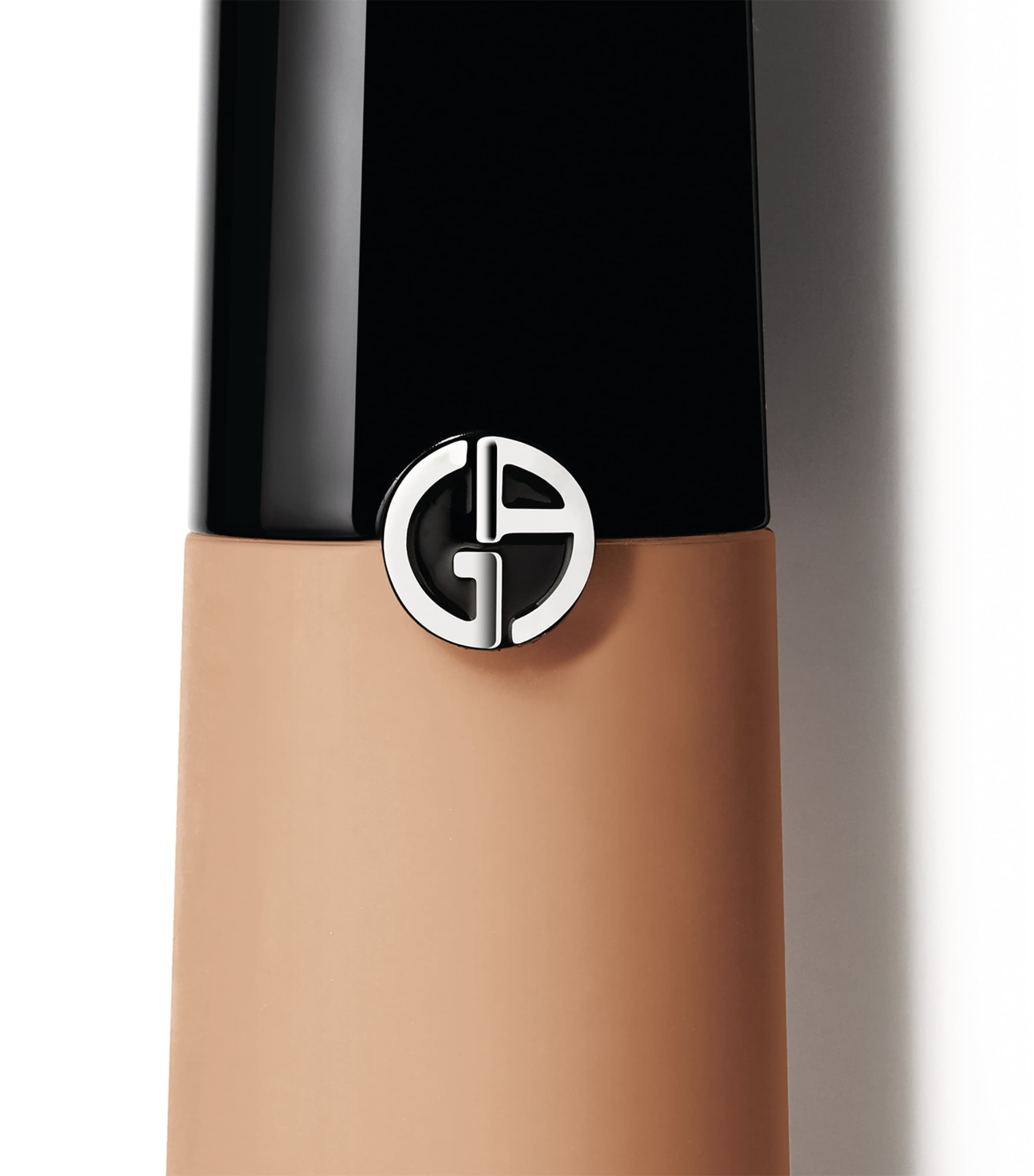 Luminous Silk Concealer 3 Image 6