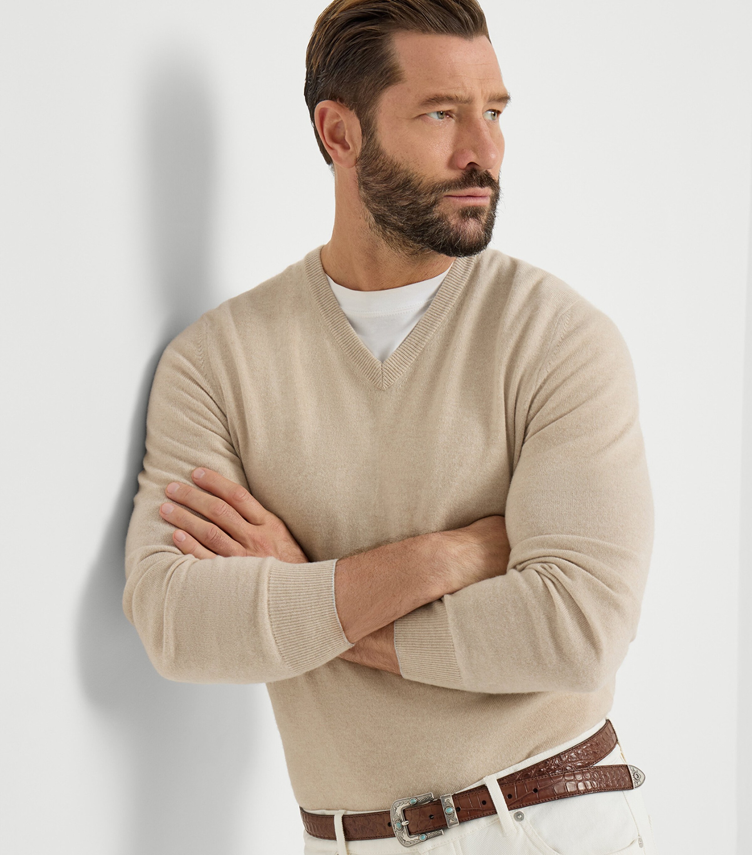 Brunello Cucinelli Mens Cashmere V-Neck Sweater Image 4