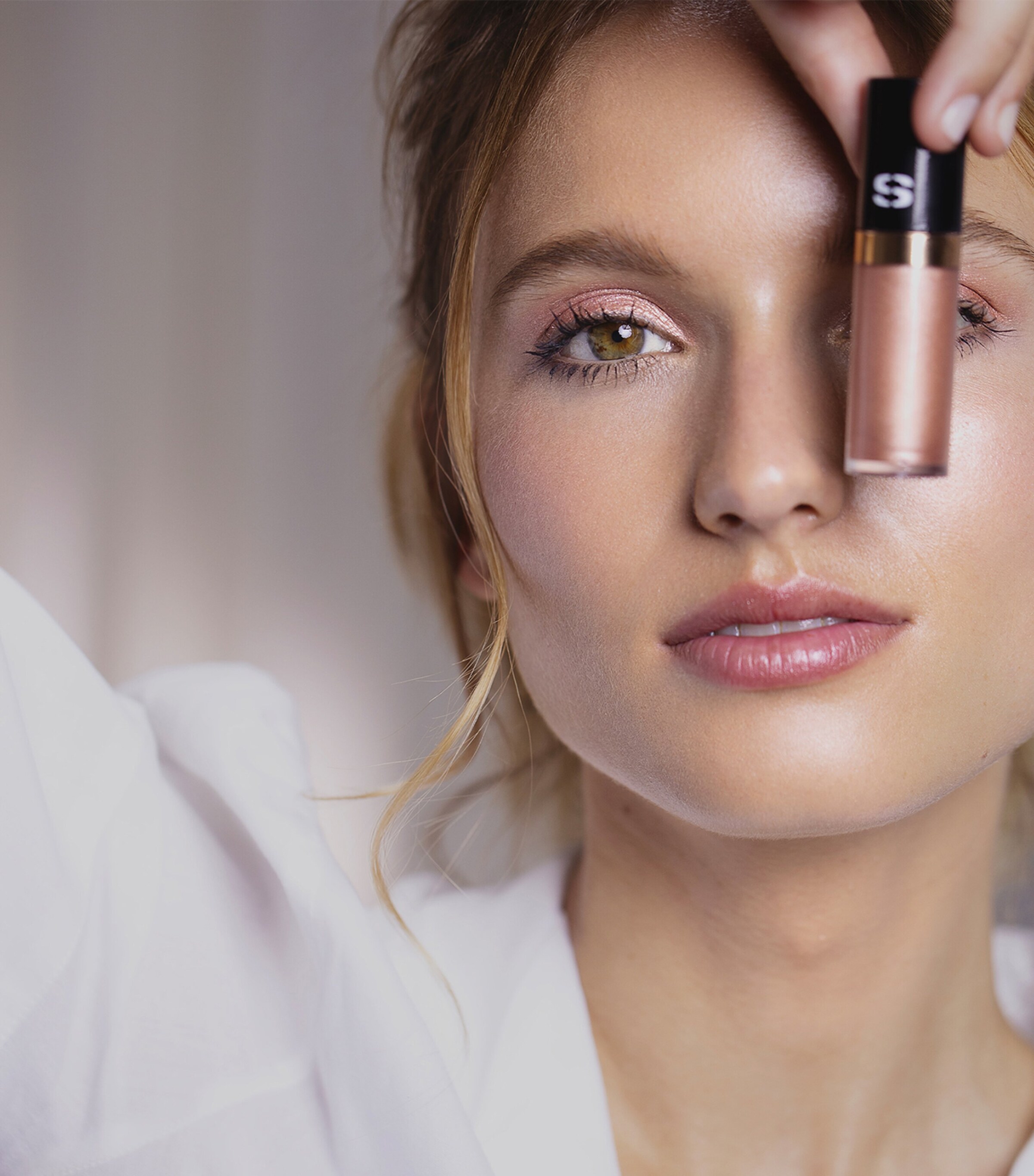 Sisley Ombre Eclat Liquide Eyeshadow Pink Gold Image 4