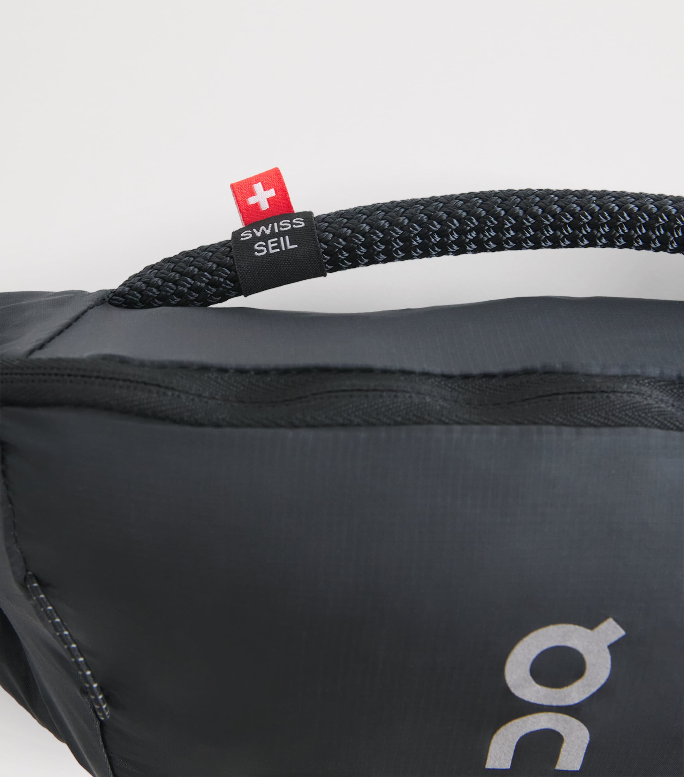 On Womens Waist Pack 2L Lite Belt Bag Magnet Image 6