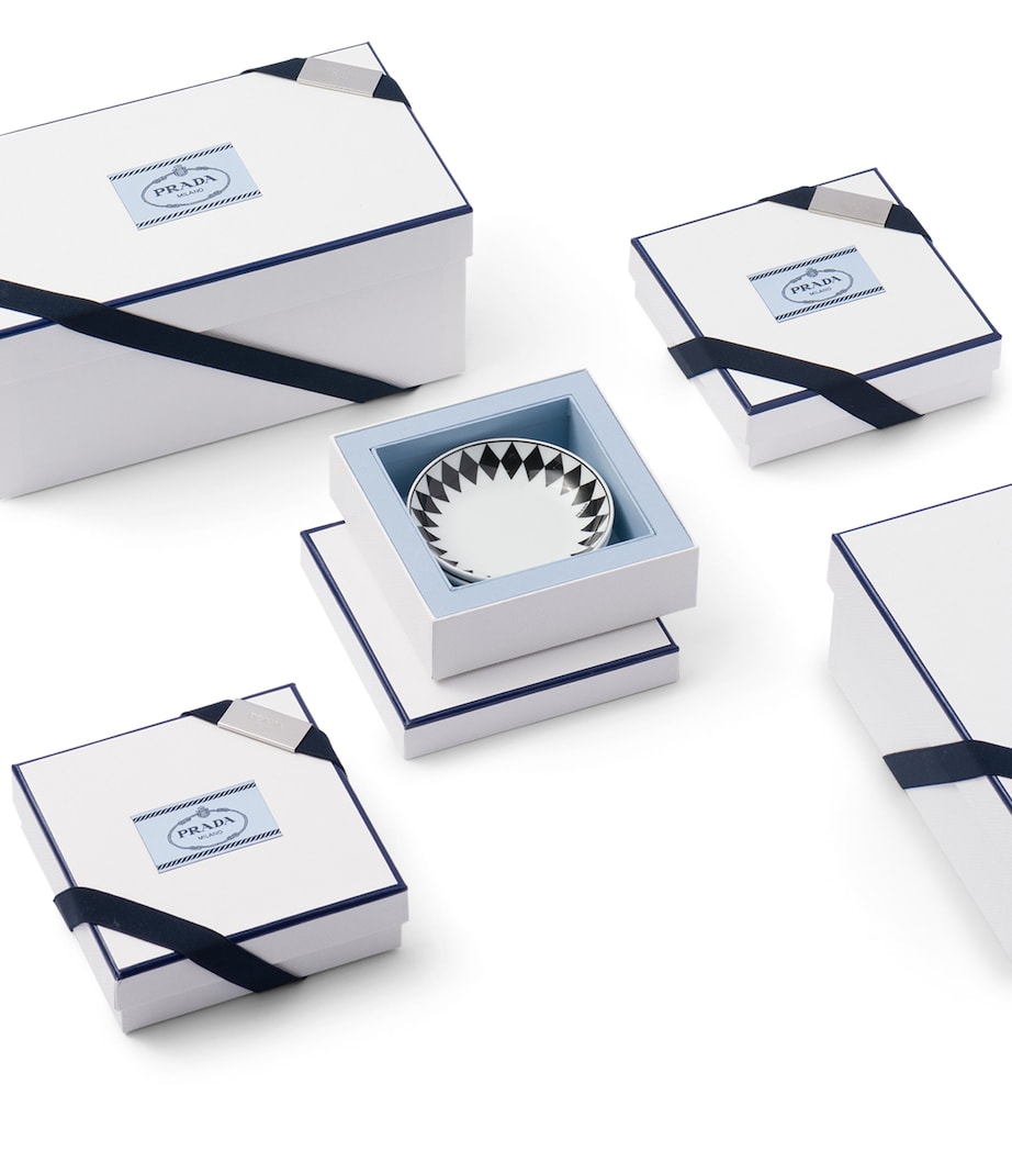 Set of 2 Porcelain Chequerboard Sauce Bowls (11cm) F0E5W Image 4