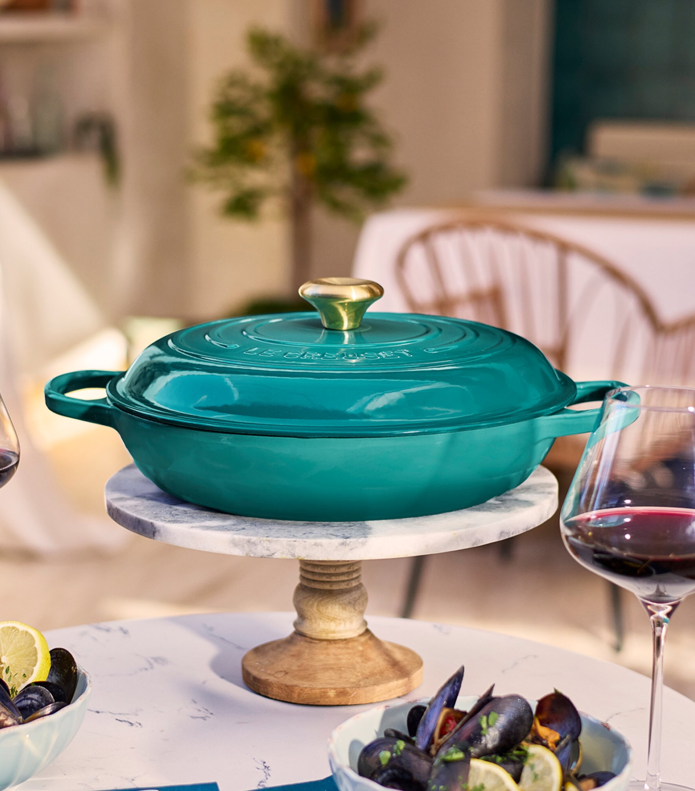 Le Creuset Cast Iron Shallow Casserole Dish (30cm) Bleu Riviera Image 8
