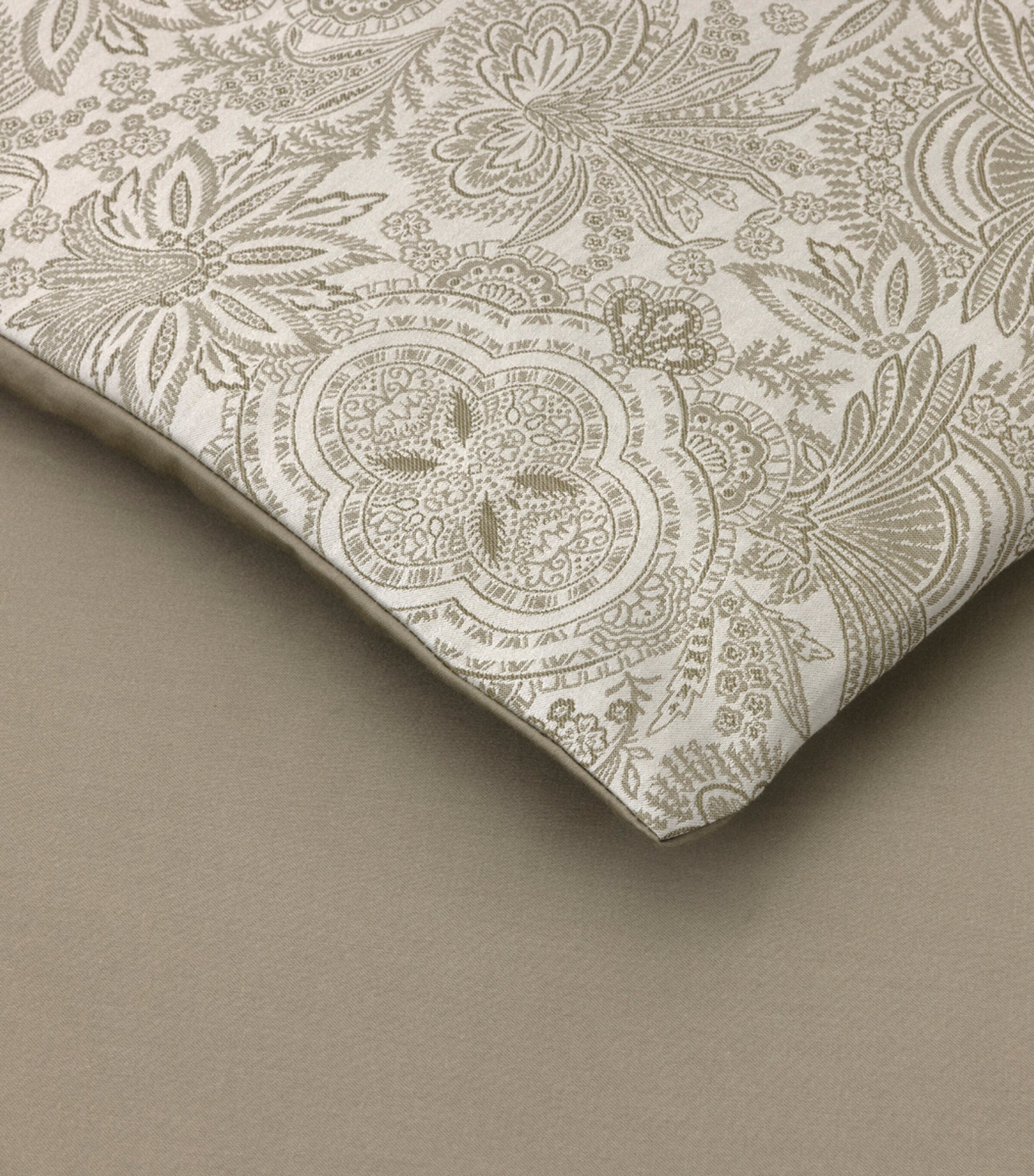 Yves Delorme Jacquard Patio Double Duvet Cover (200cm x 200cm) Multicoloured Image 3