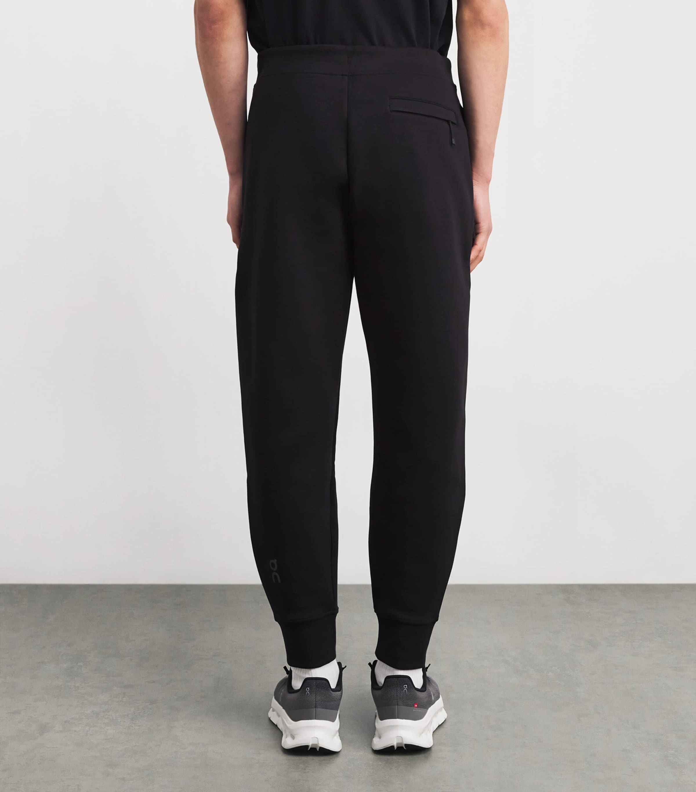 Focus Tech Sweatpants BLACK Image 4