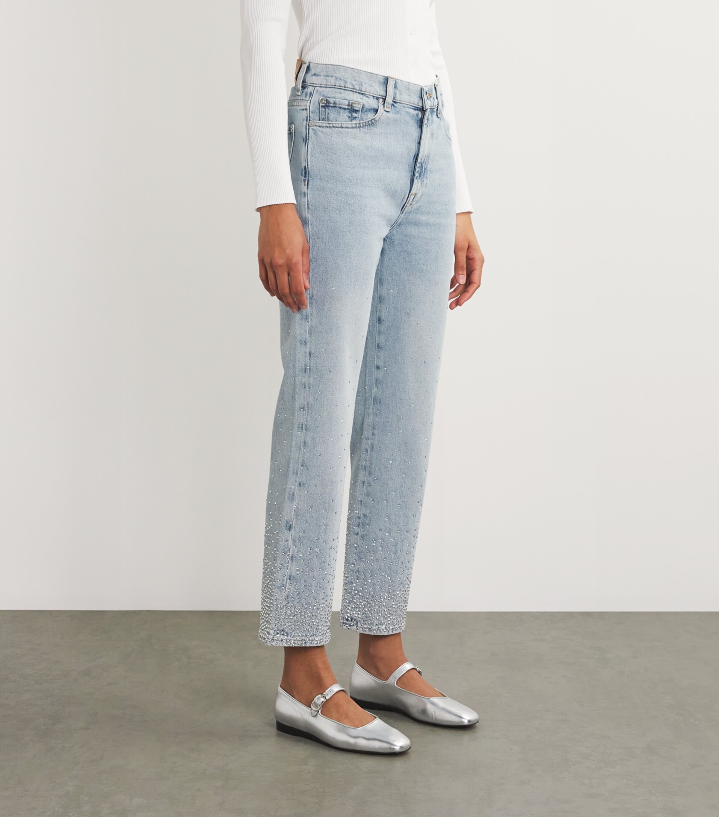 VIP【送料関税込】7 FOR ALL MANKIND LOGAN DENIM JEANS Logan Cropped Cargo Jean in Airwave | 7 For All Mankind