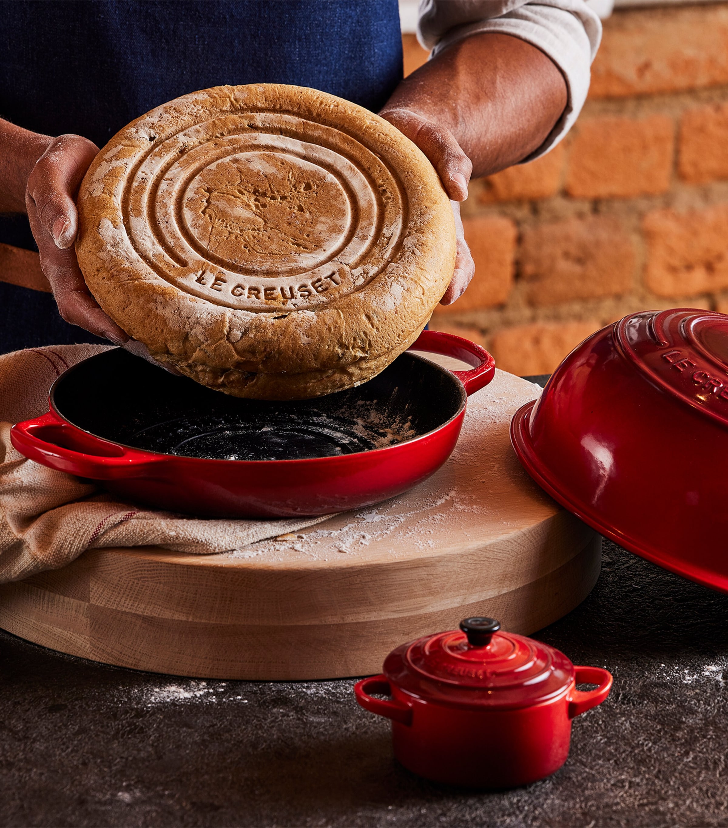 Cast Iron Bread Oven (24cm) CERISE Image 7