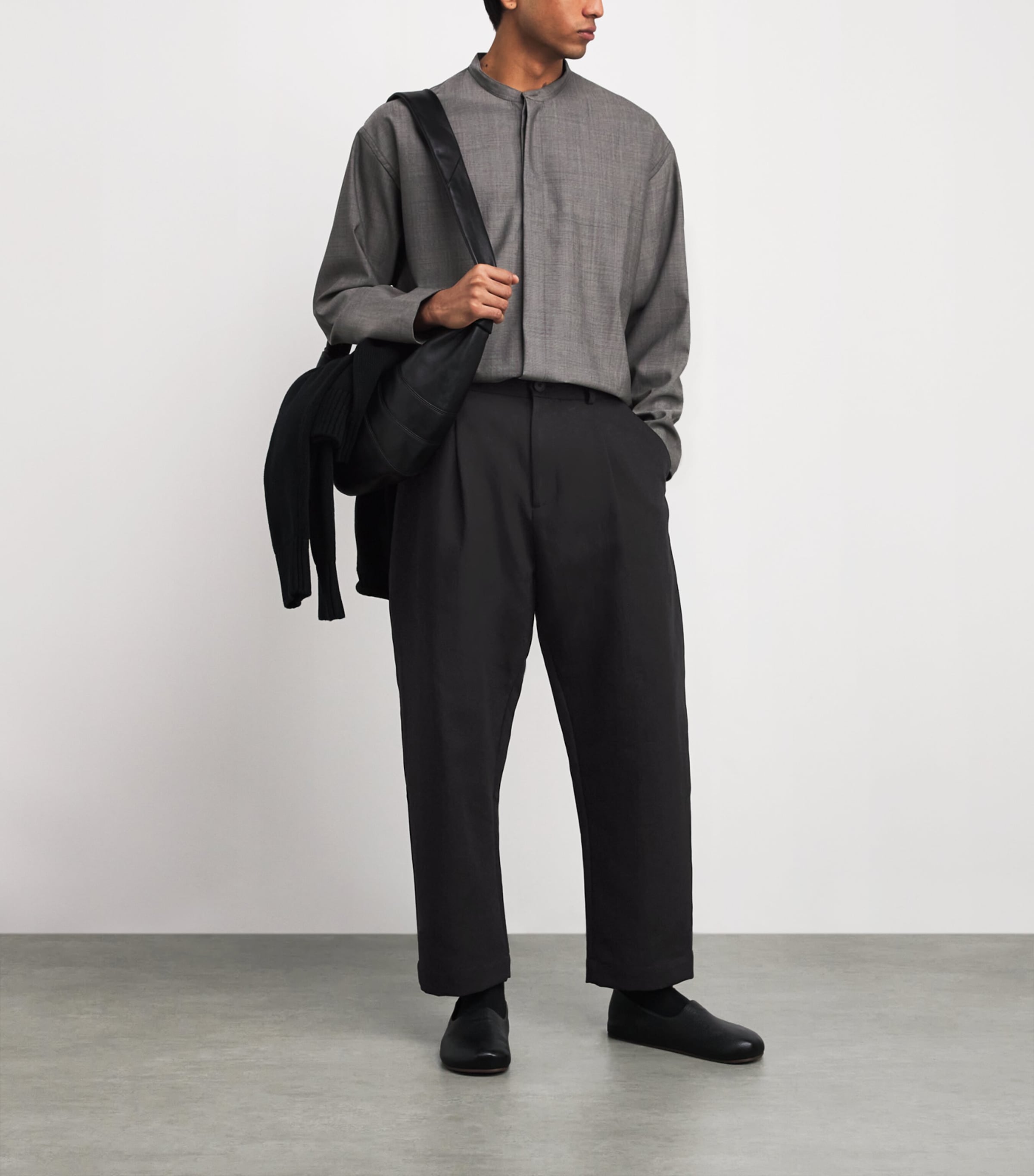 Cotton Pleated Trousers BLACK Image 2