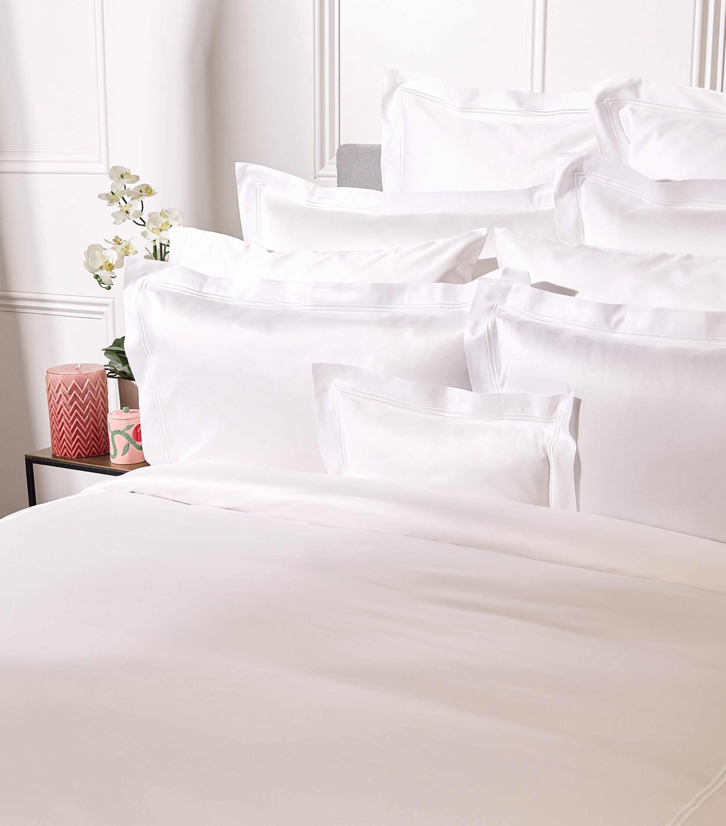 Peter Reed Pendle Square Pillowcase (70cm x 70cm) White Image 2