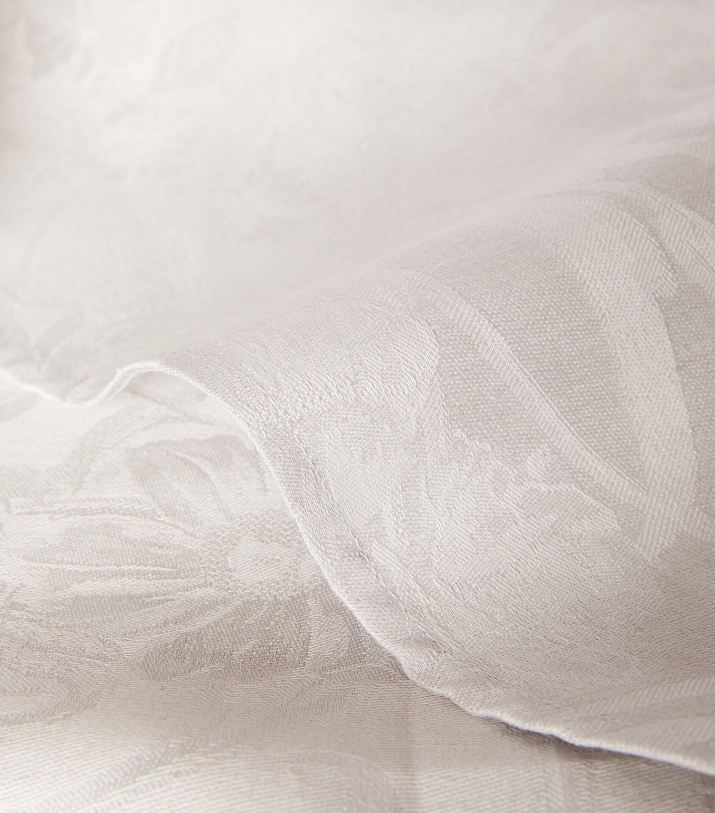 Linen Tivoli Round Tablecloth (240cm) PEARL Image 4