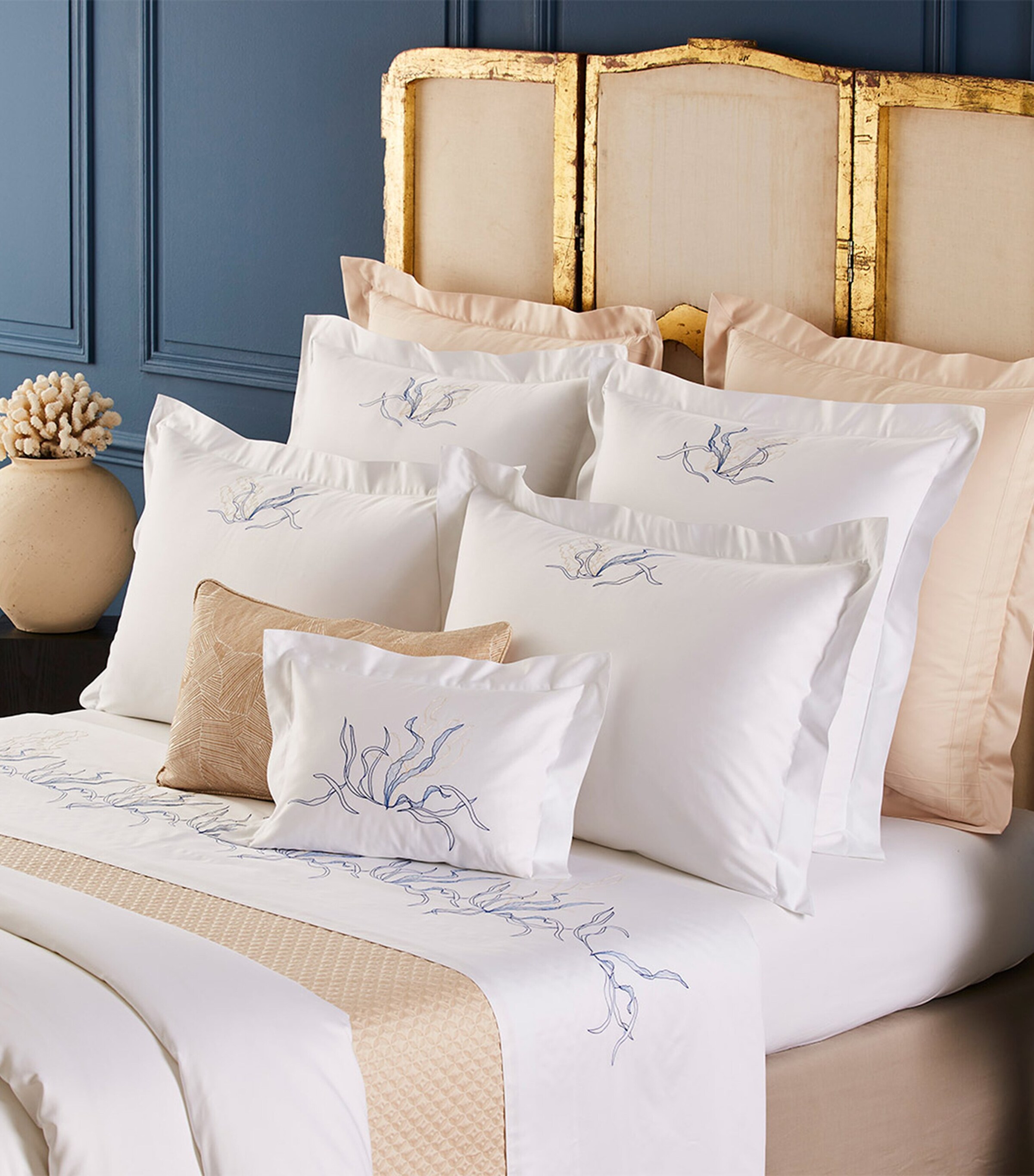 Yves Delorme Couture Nautilus Square Oxford Pillowcase (65cm x 65cm) Blc/blu Image 3