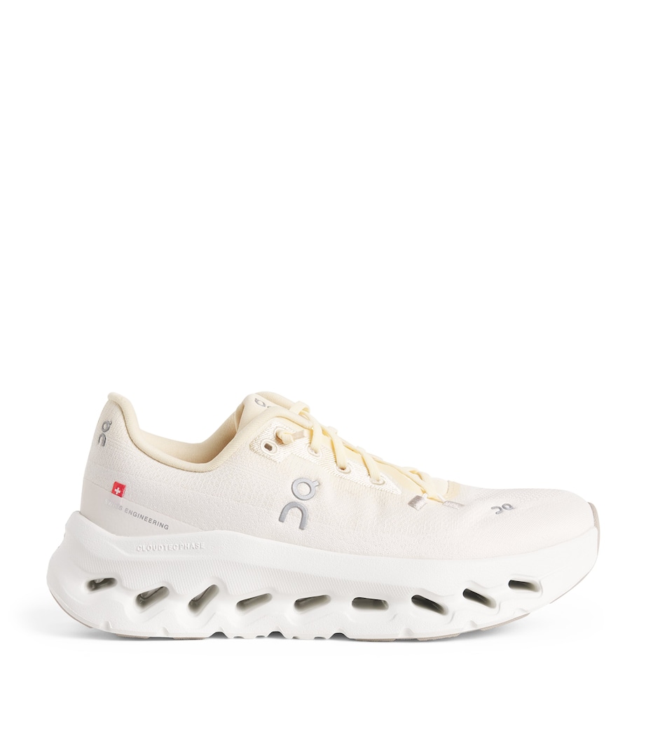 On Womens Cloudtilt Trainers Blonde Dew Image 1