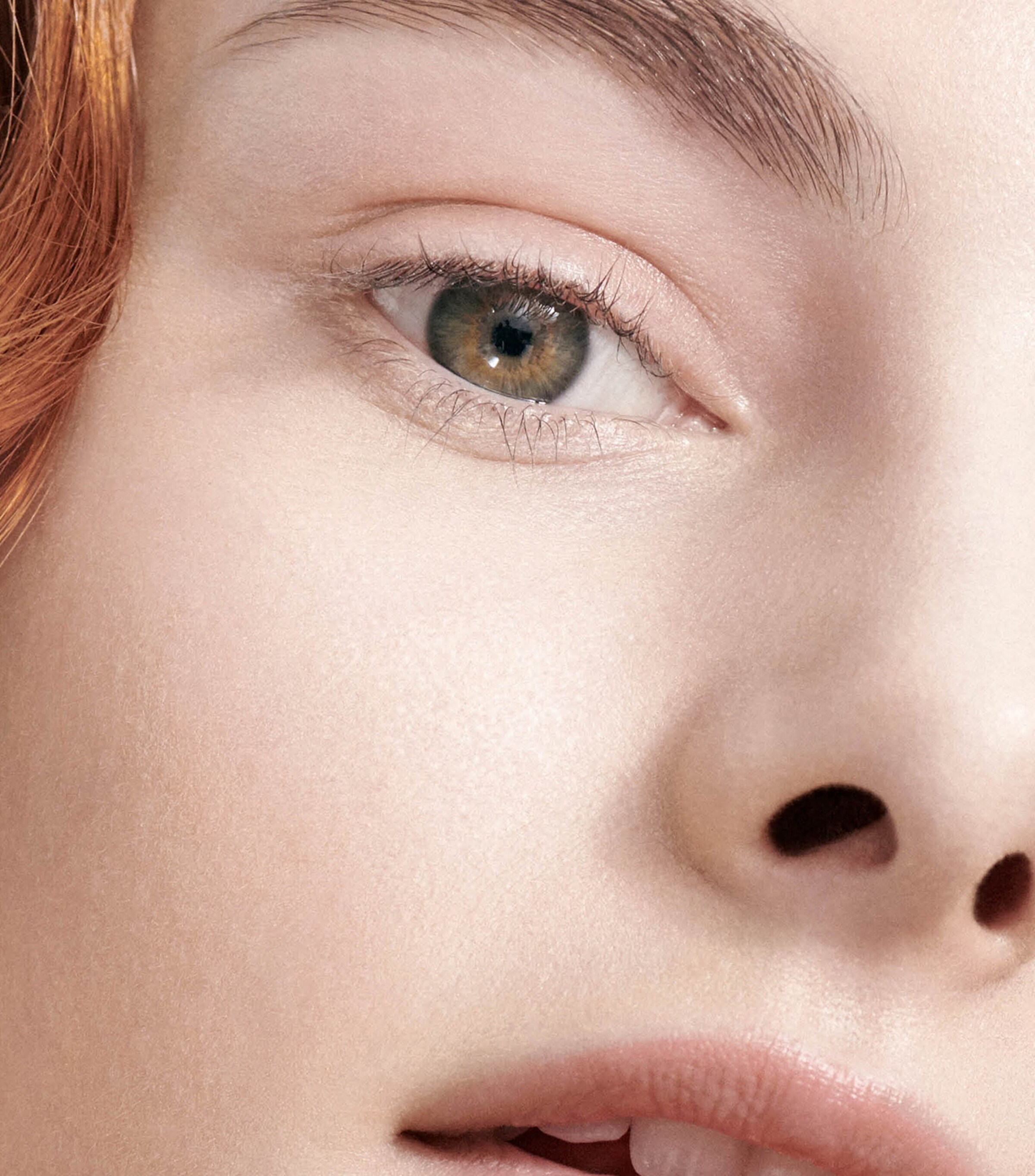 Vital Skin Foundation Stick ATELIER 0 Image 2