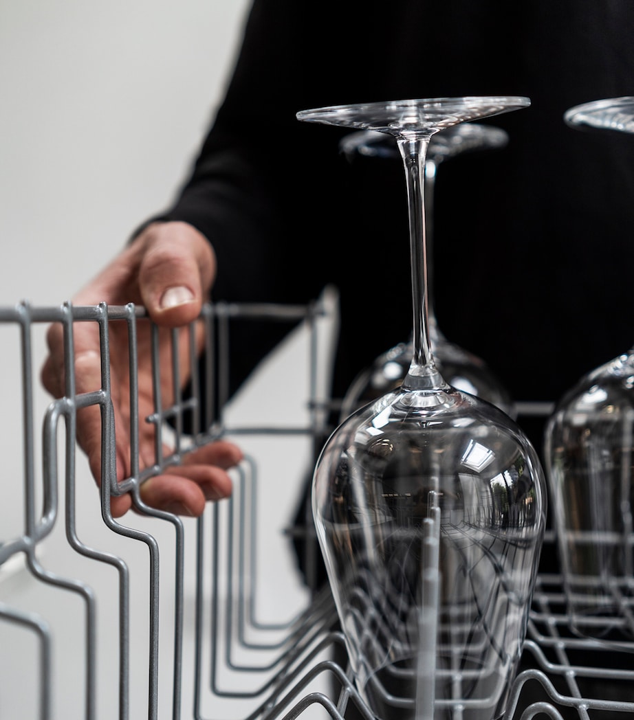 Set of 4 Precision Wine Glasses (125ml) CLEAR Image 6