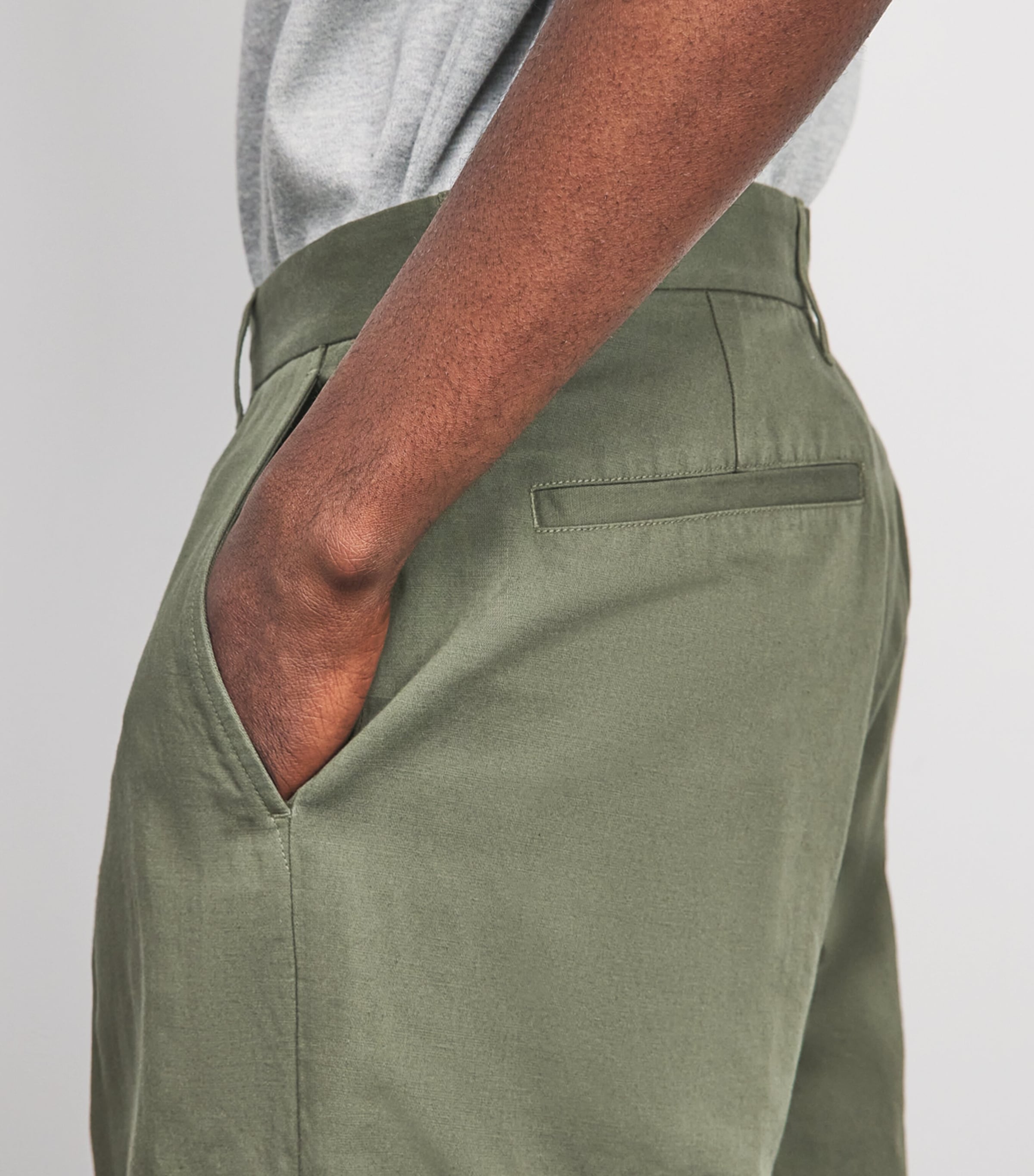 Vince Mens Cotton-Linen Louie Chinos Coulter Green Image 3