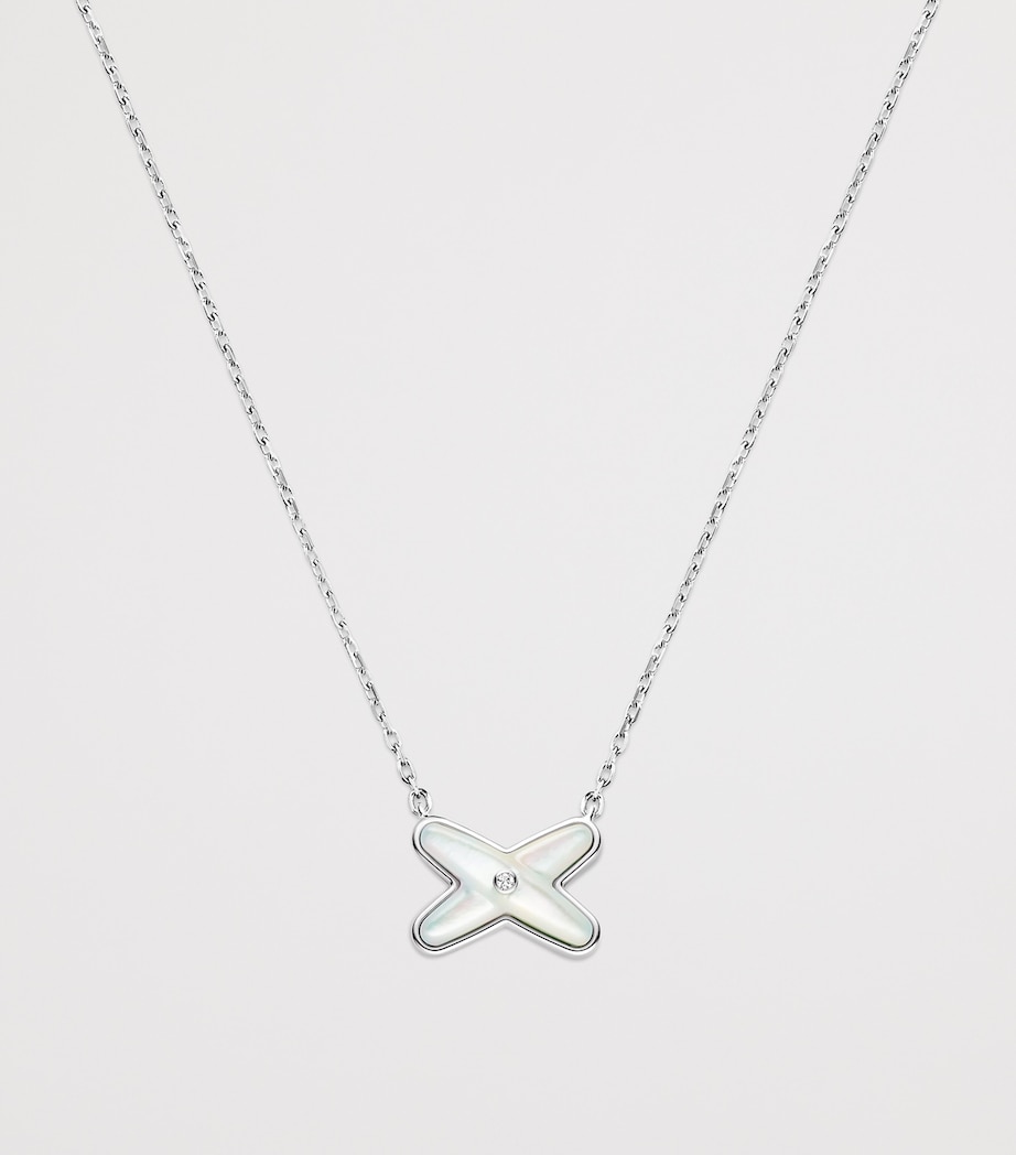Chaumet White Gold, Diamond and Mother-of-Pearl Jeux de Liens Pendant Necklace White Gold Image 2