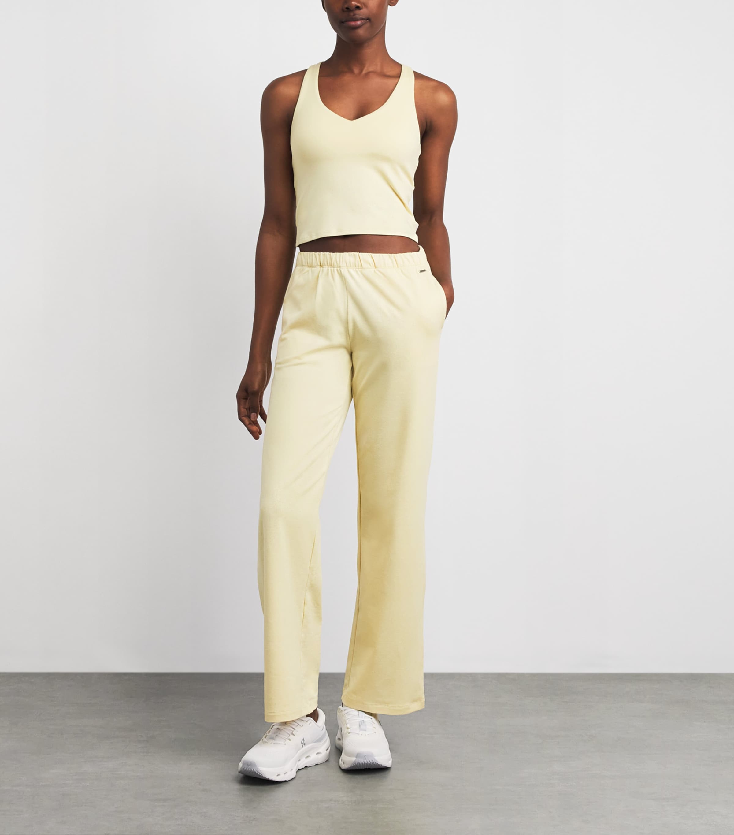 VUORI Womens Halo Performance 2.0 Crop Top Lemon Snap Heather Image 2