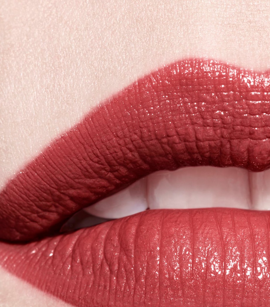 CHANEL ROUGE COCO Longwear Satin Lipstick Biarritz Image 5