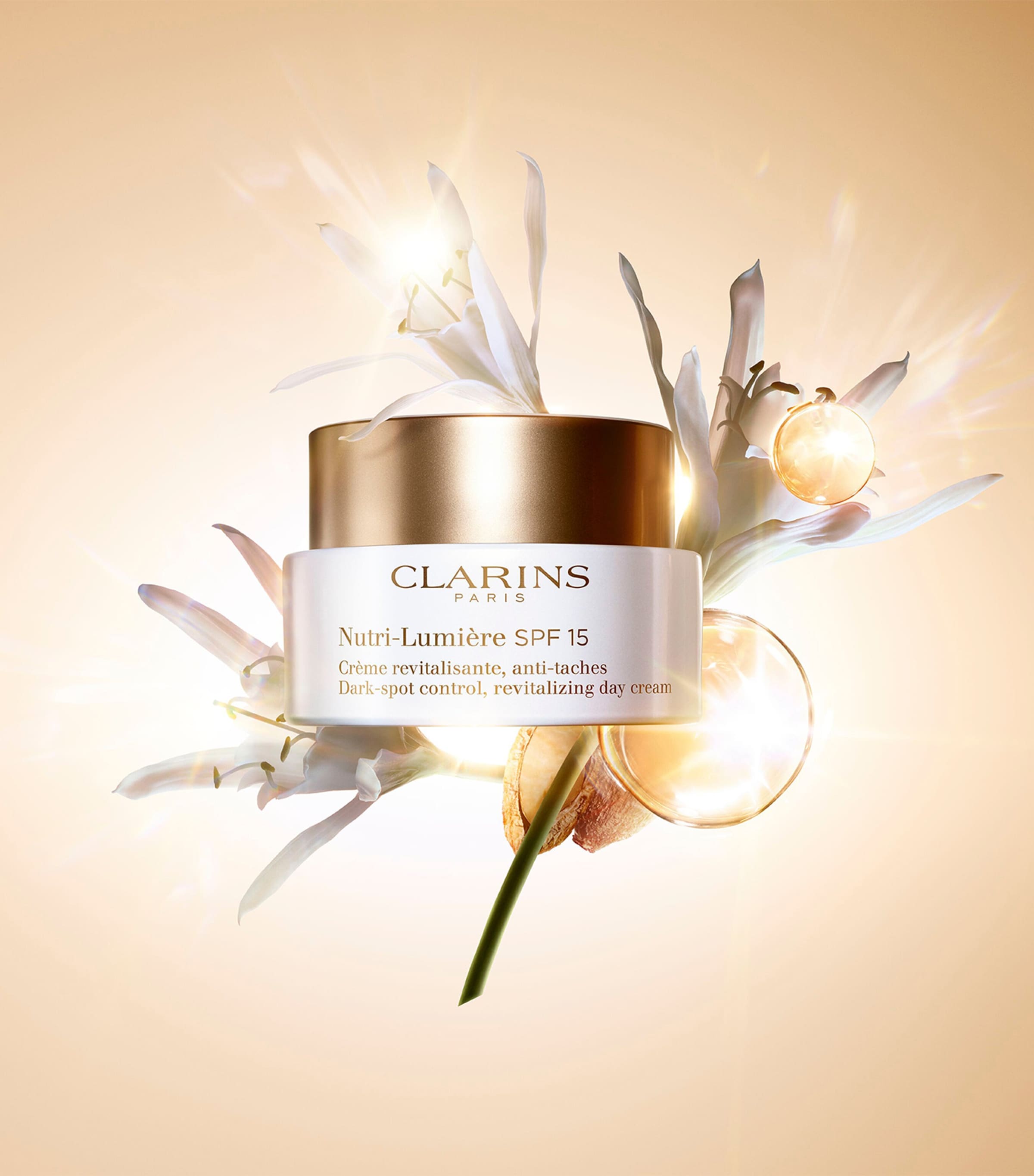 Clarins Nutri-Lumière SPF15 Revitalizing Day Cream (50ml) Image 4