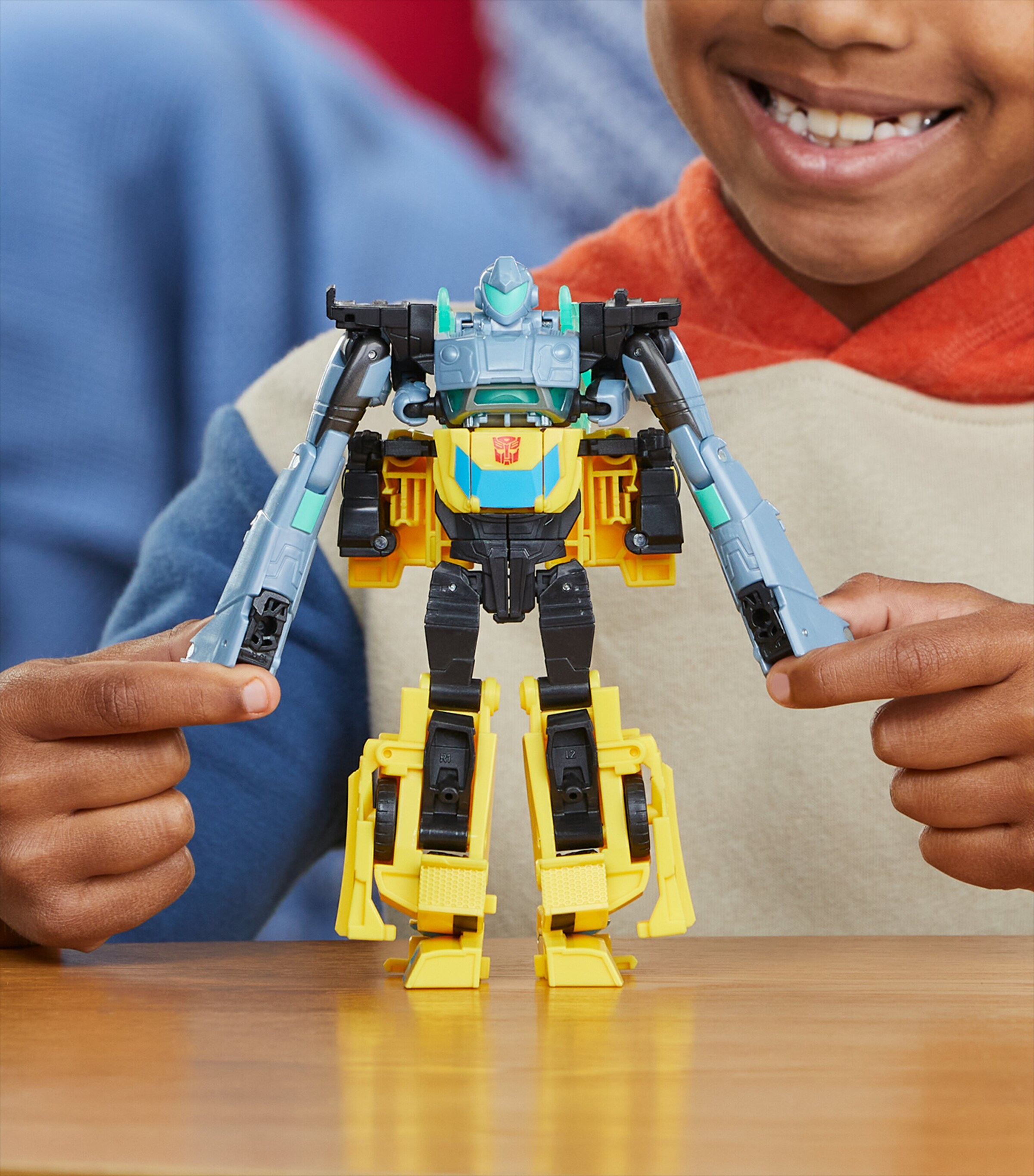 Transformers EarthSpark Cyber-Combiner Bumblebee and Mo Malto MULTI Image 6
