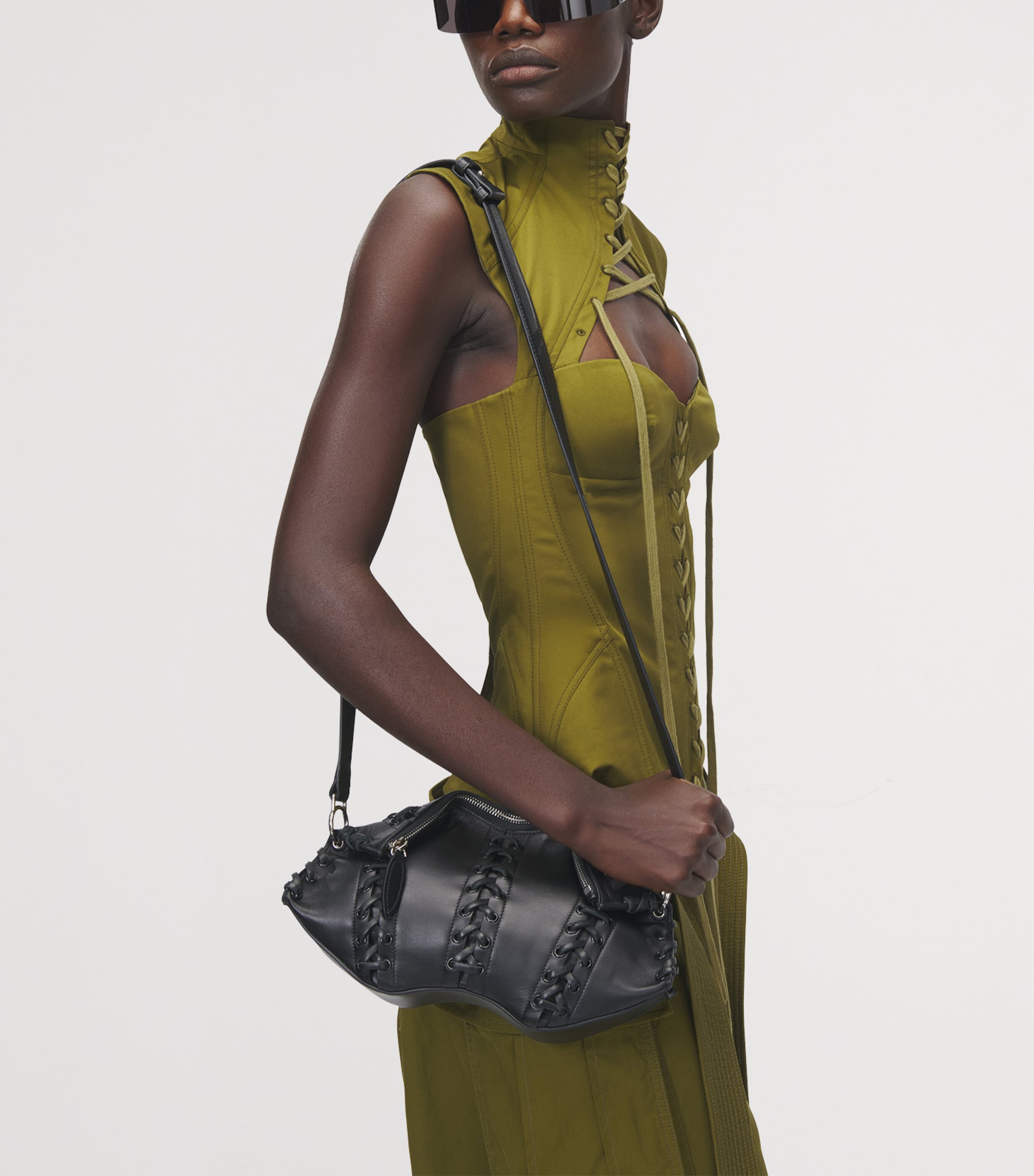 Leather Manta Pouch 1000 Image 2