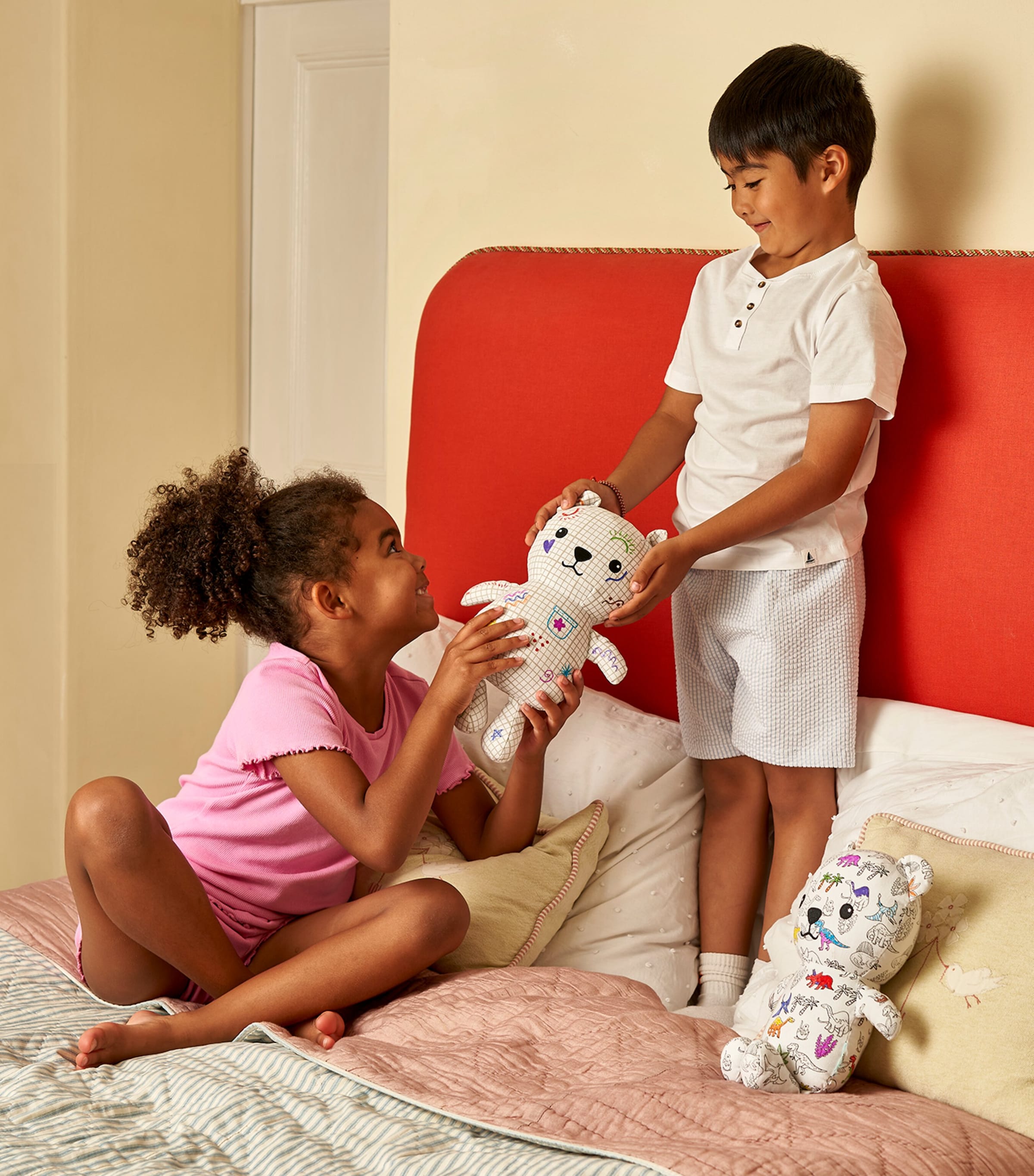 Colour-In and Doodle Artie Bear MULTI Image 7