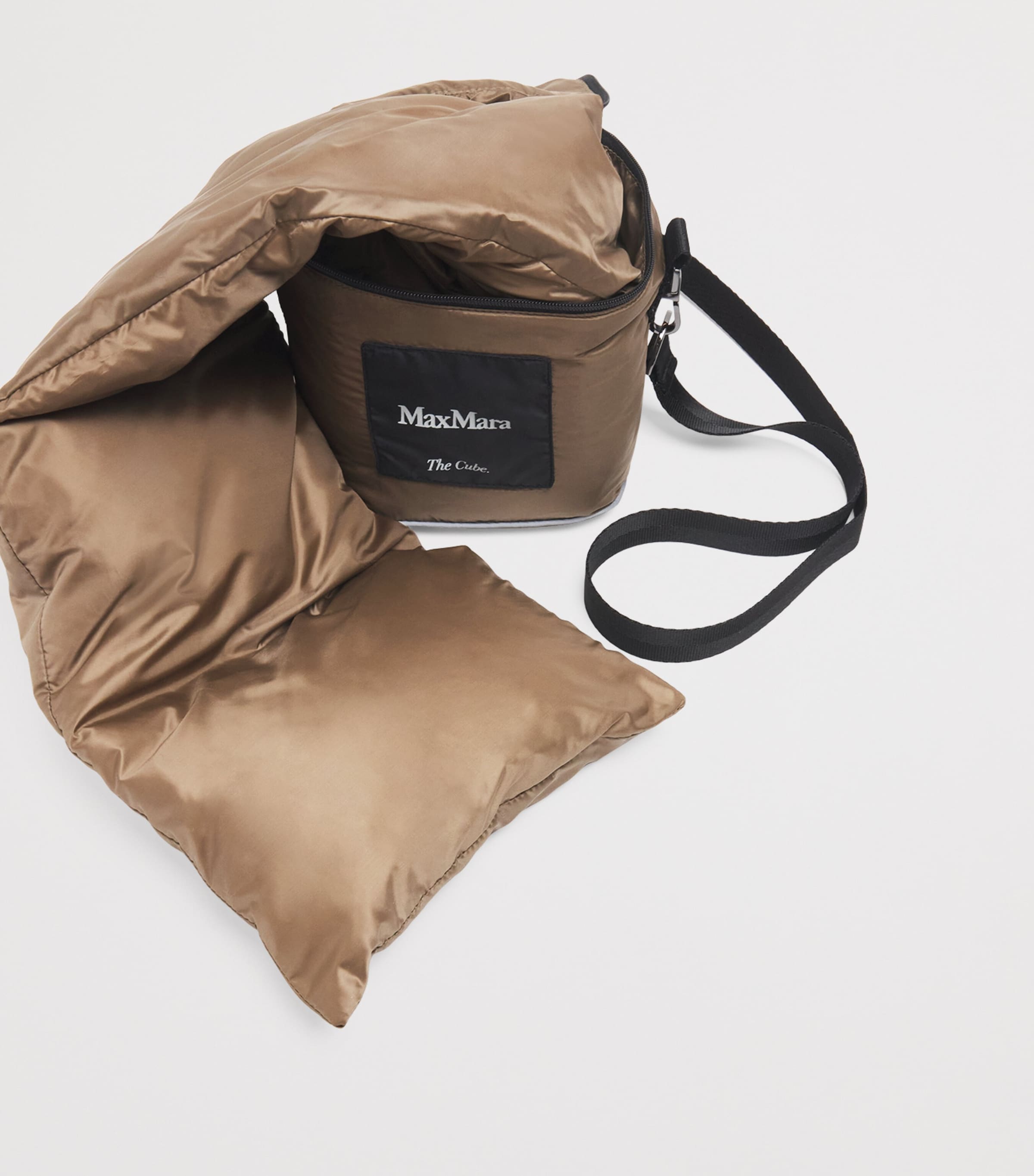 Padded Scarf BROWN Image 4