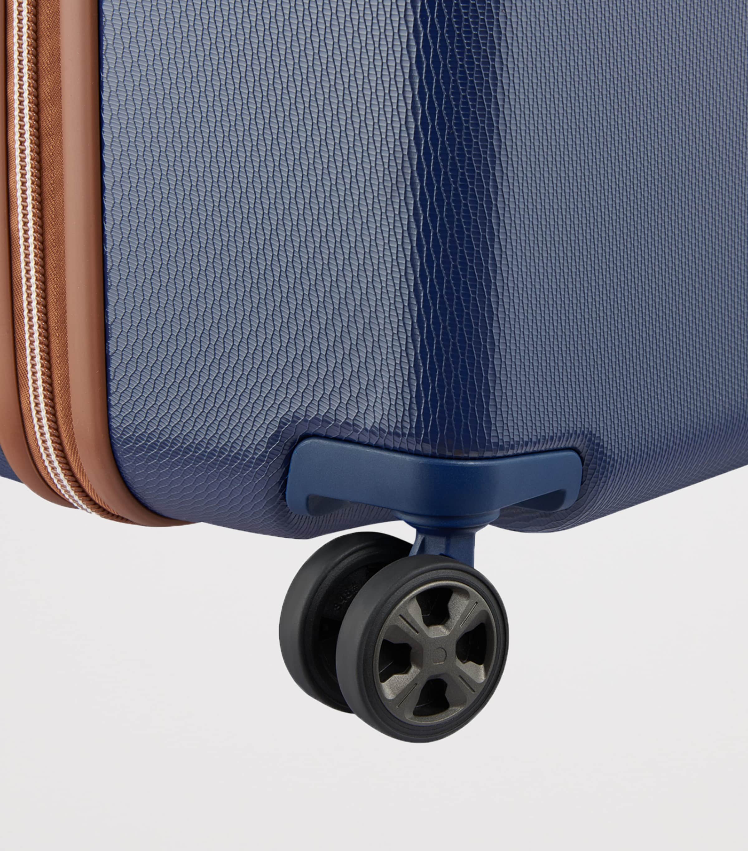 Chatelet Air 2.0 Hard Check-In Suitcase (82cm) NAVY BLUE Image 9