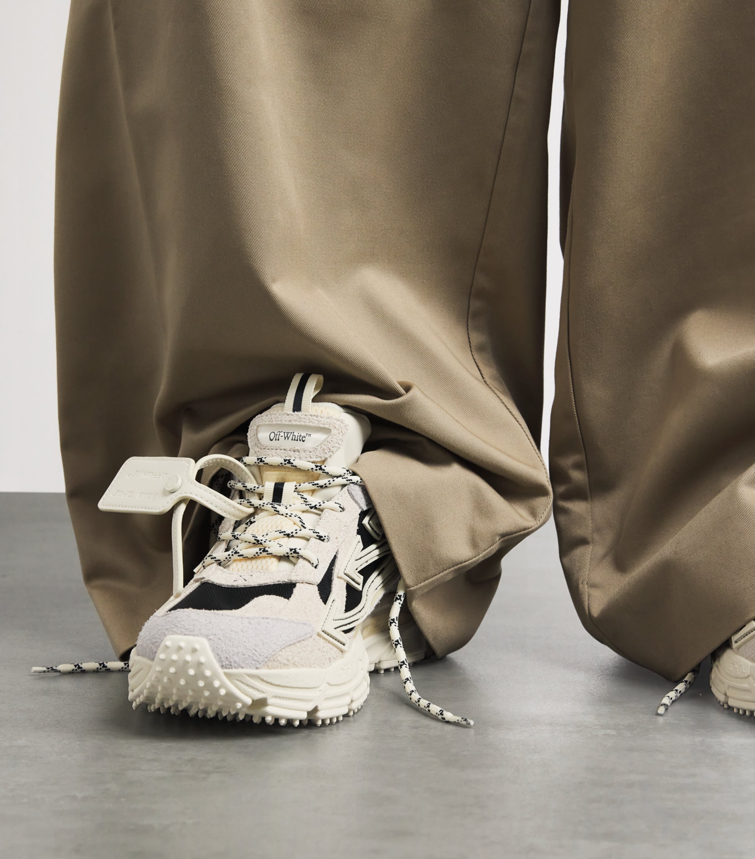 Suede Be Right Back Sneakers WHITE/BLK Image 2