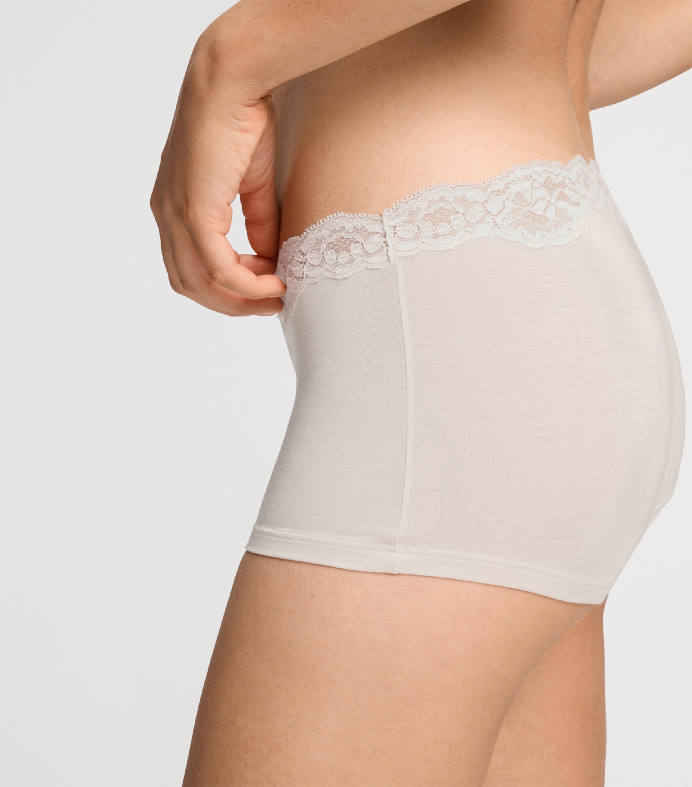 Hanro Womens Lace-Trim Dana Boy Shorts Moonlight Image 6