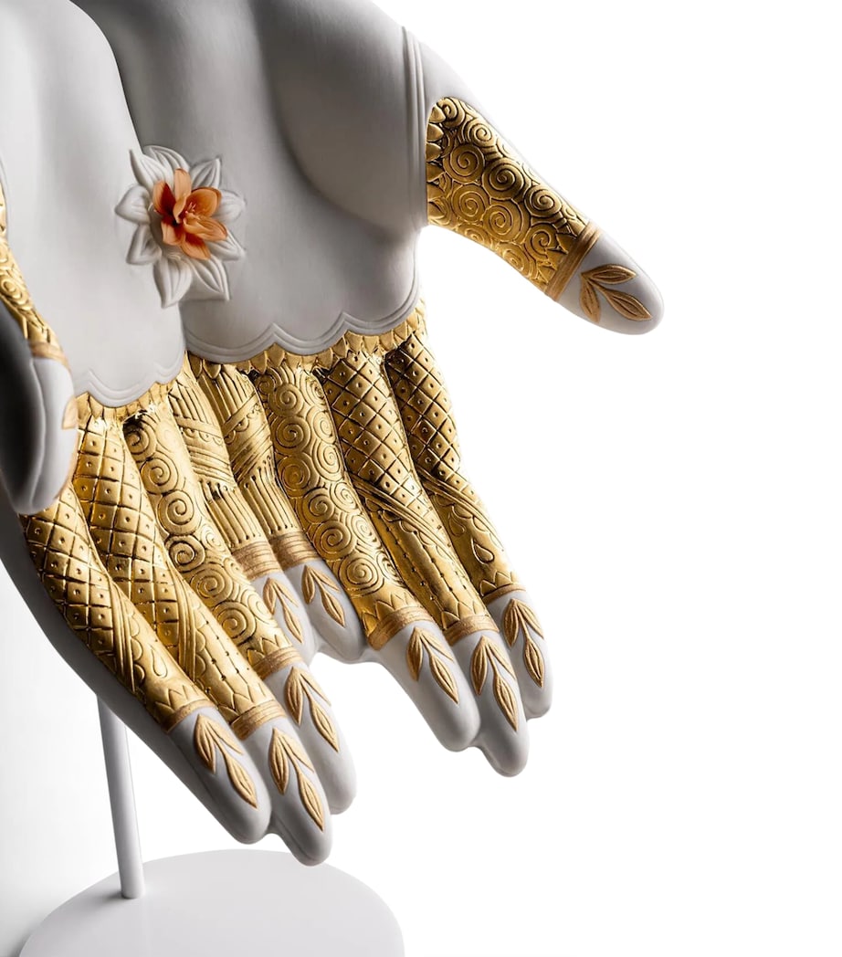 Porcelain Abundance Mudra (32cm) WHITE & BLUE Image 3