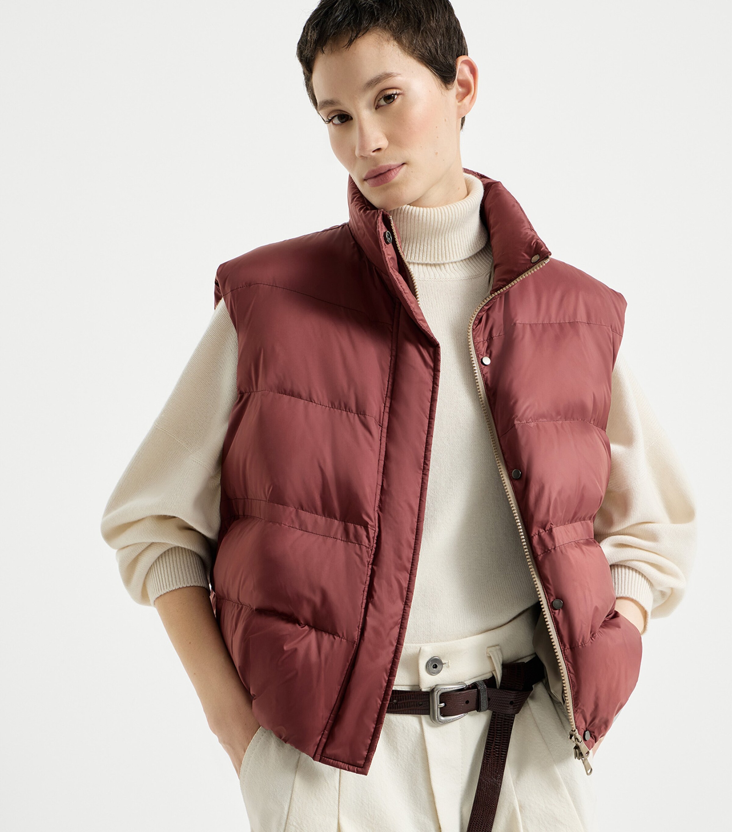 Brunello Cucinelli Womens Water-Resistant Monili-Detail Gilet Rosso Mattone Image 2